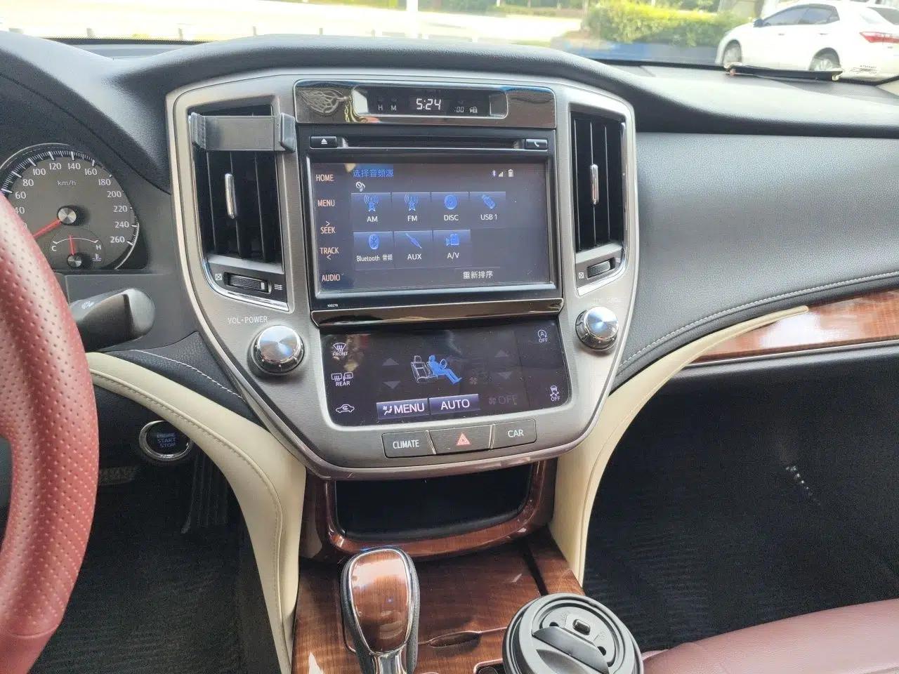 Toyota Crown 2015 2.0T Pioneer Edition — миниатюра 13