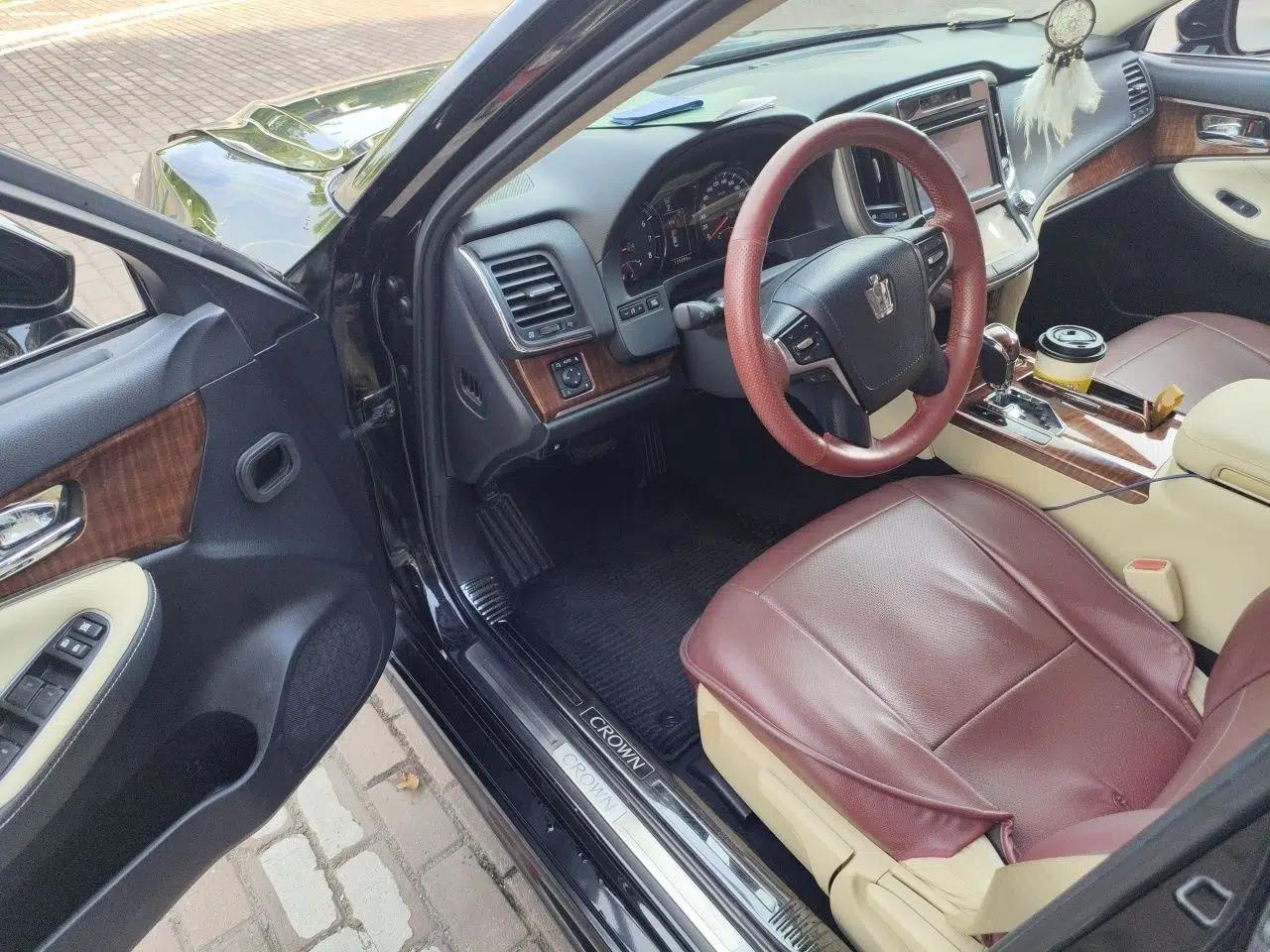 Toyota Crown 2015 2.0T Pioneer Edition — миниатюра 16