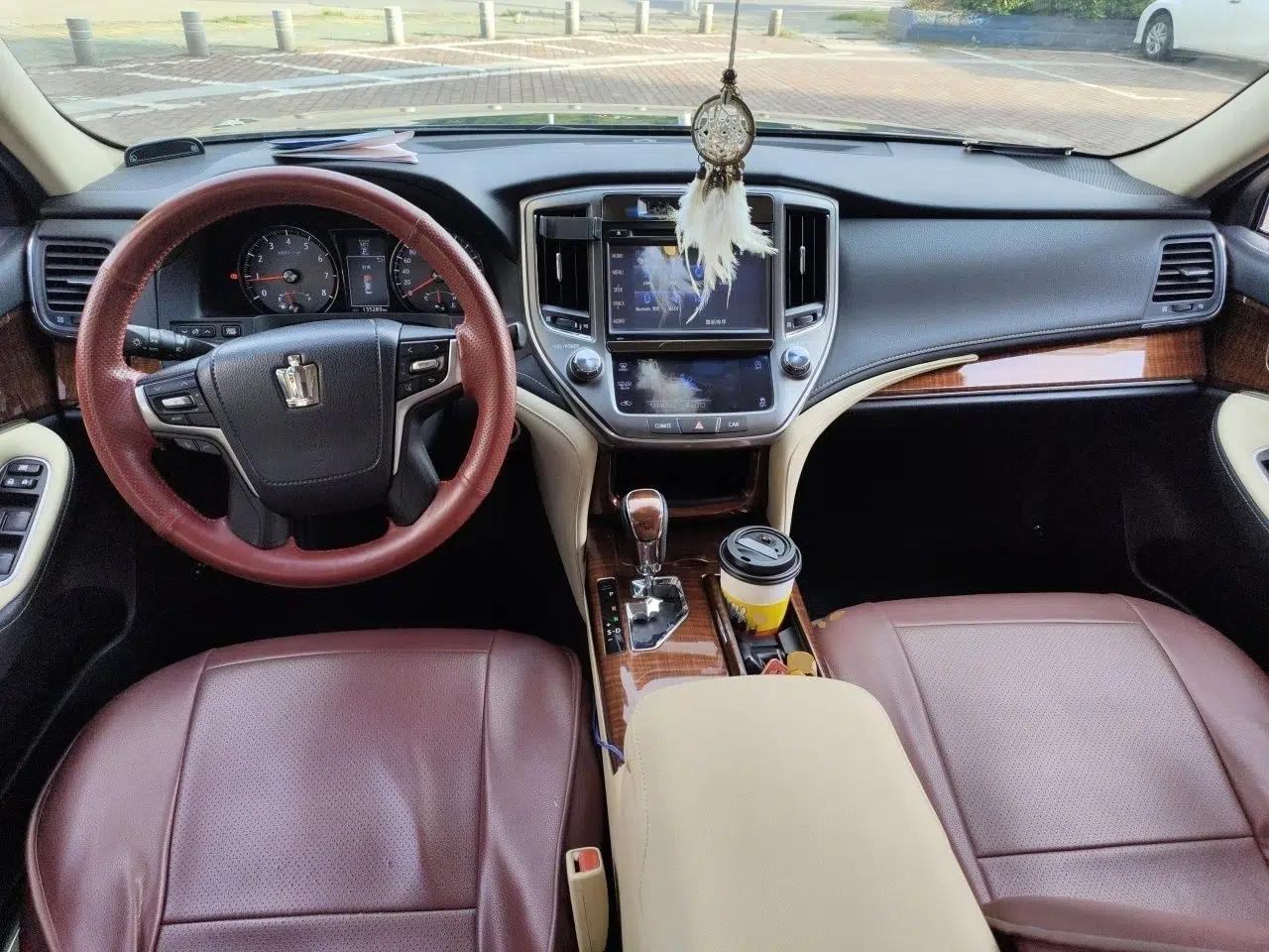 Toyota Crown 2015 2.0T Pioneer Edition — миниатюра 9
