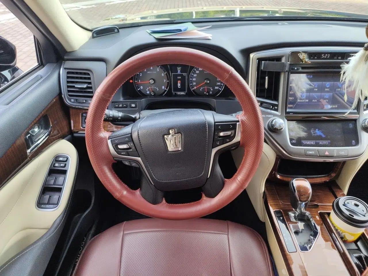 Toyota Crown 2015 2.0T Pioneer Edition — миниатюра 10