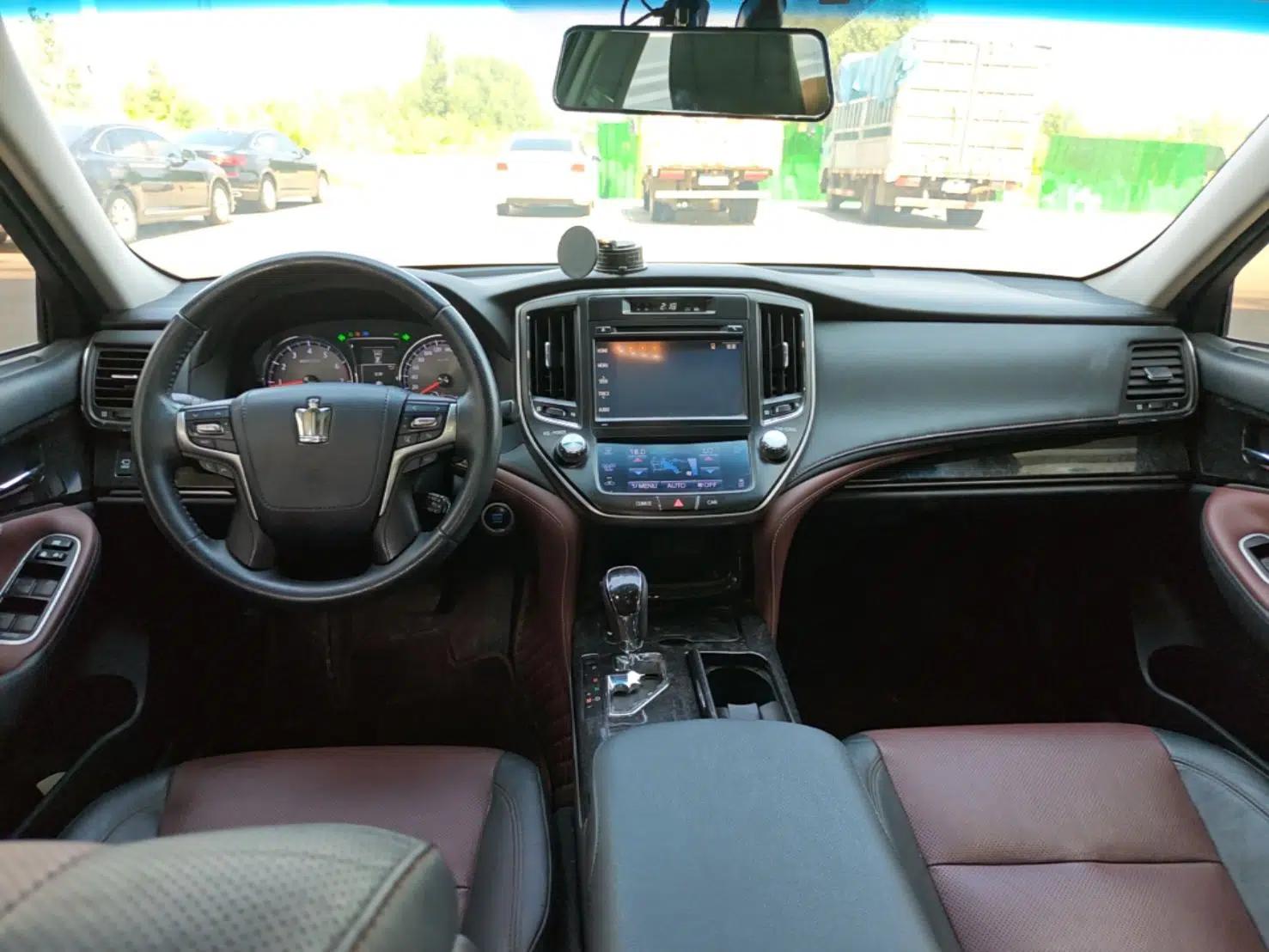 Toyota Crown 2018 2.0T Sport Edition — миниатюра 12