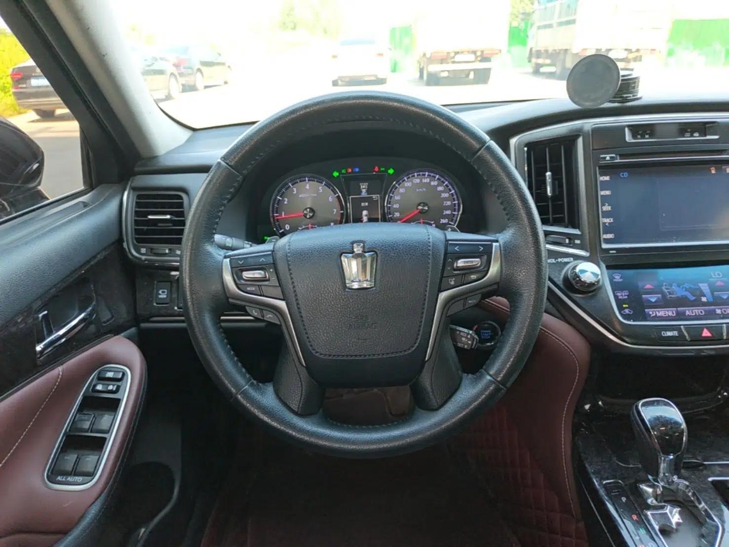 Toyota Crown 2018 2.0T Sport Edition — миниатюра 13