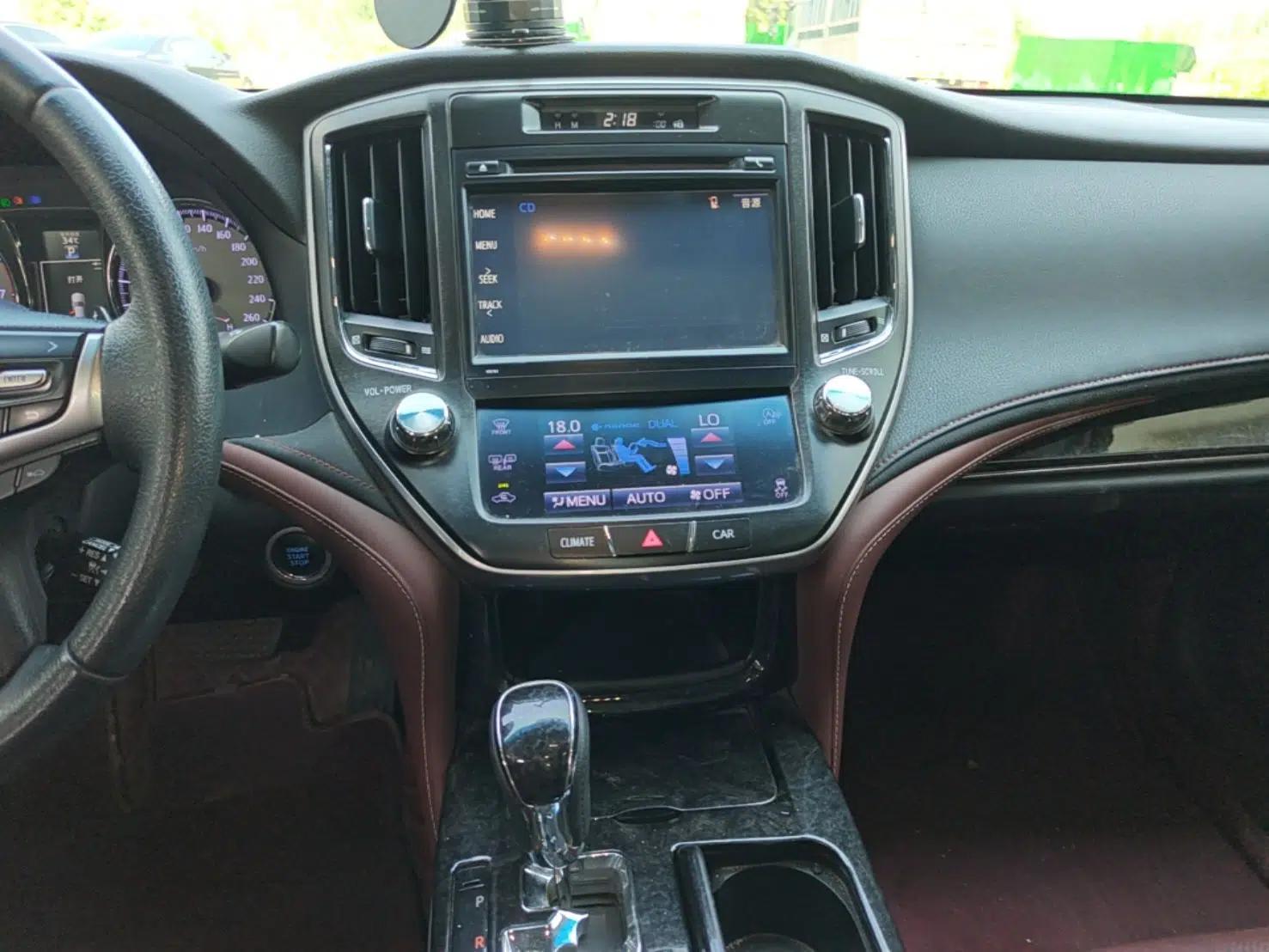 Toyota Crown 2018 2.0T Sport Edition — миниатюра 15