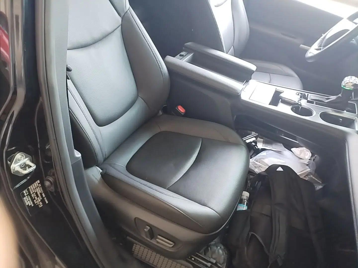 Toyota Granvia 2022 2.5L Hybrid Flagship Edition — миниатюра 19