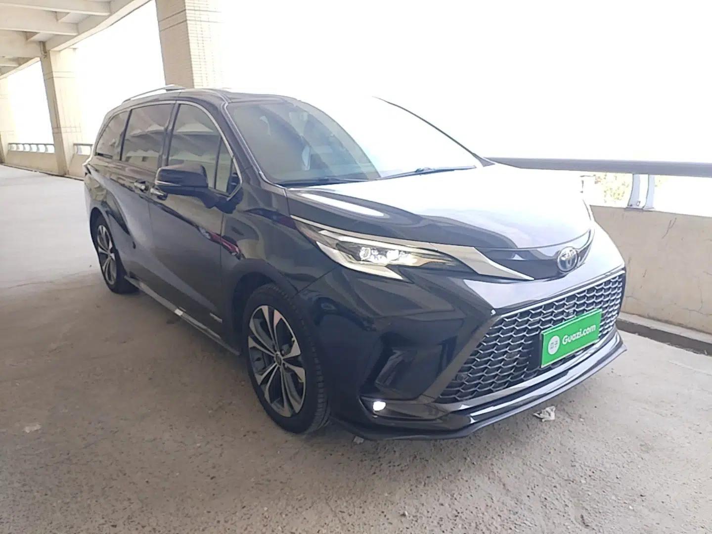 Toyota Granvia 2022 2.5L Hybrid Flagship Edition — миниатюра 3
