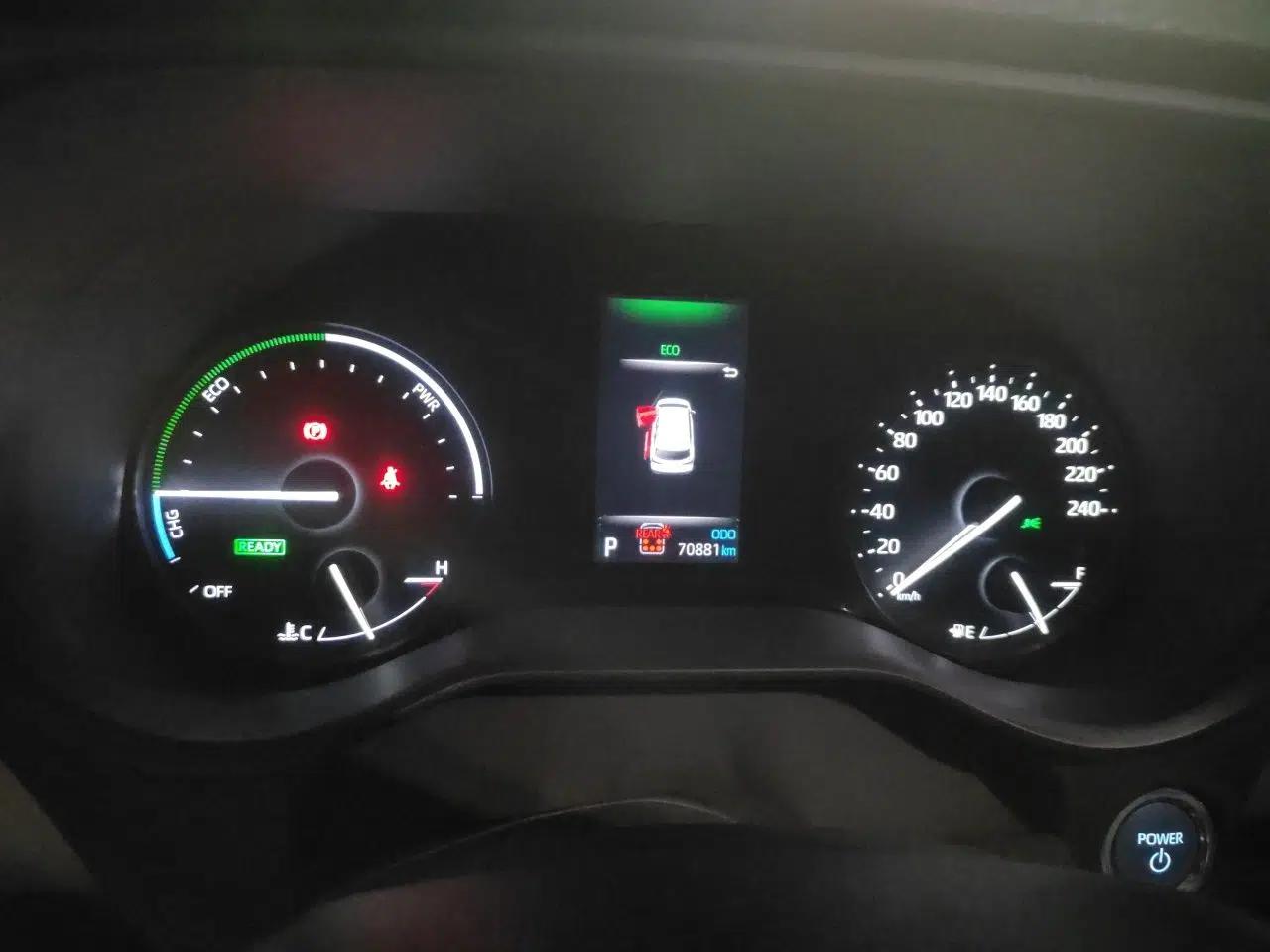 Toyota Granvia 2024 2.5L Hybrid Comfort Edition — миниатюра 11
