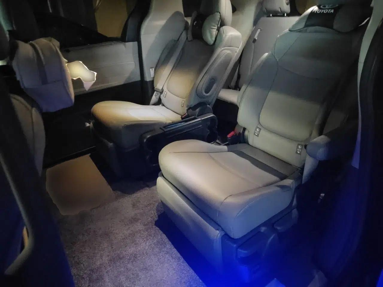 Toyota Granvia 2024 2.5L Hybrid Comfort Edition — миниатюра 17