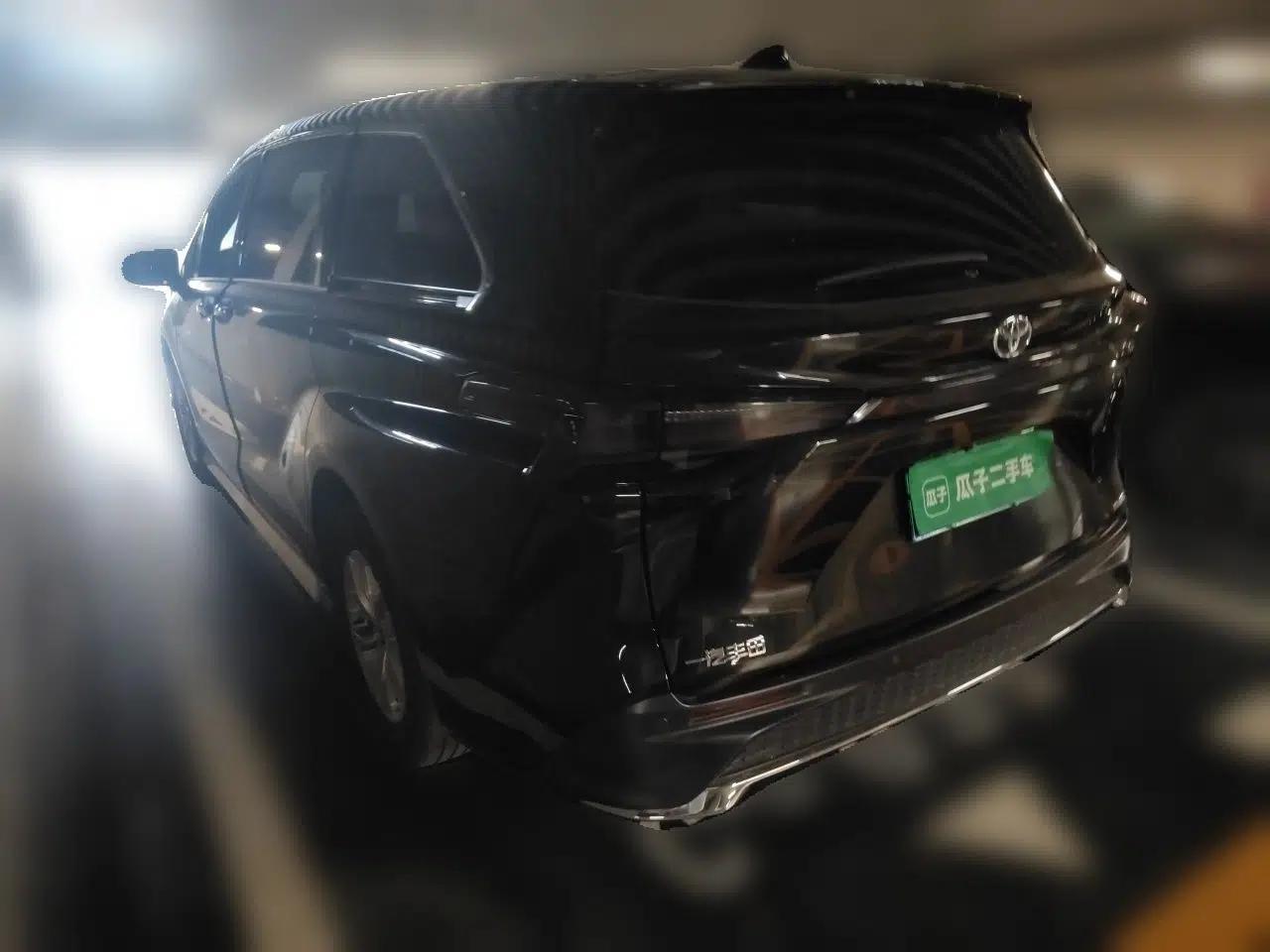 Toyota Granvia 2024 2.5L Hybrid Comfort Edition — миниатюра 4