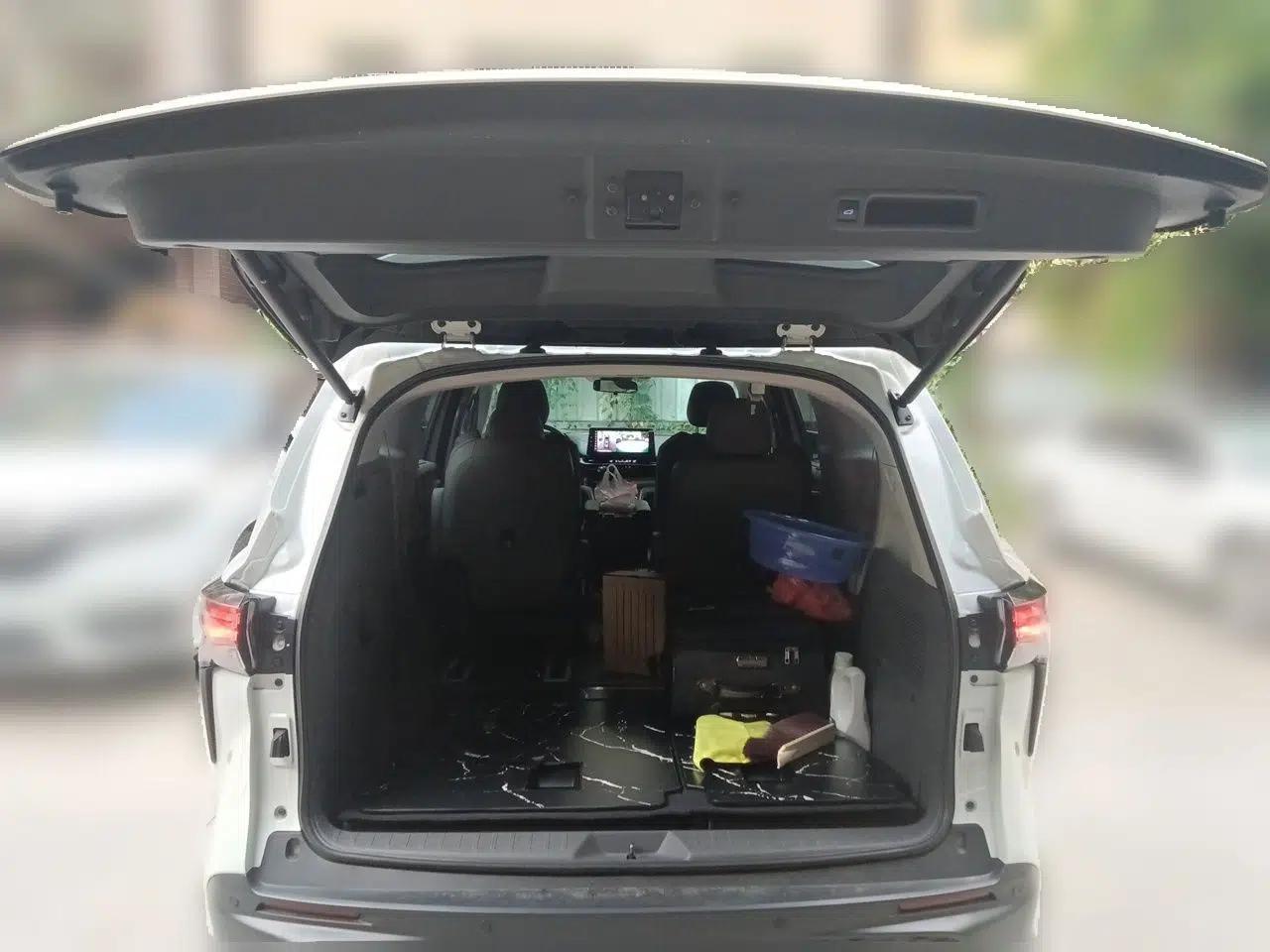 Toyota Granvia 2023 2.5L Hybrid Comfort Edition — миниатюра 16