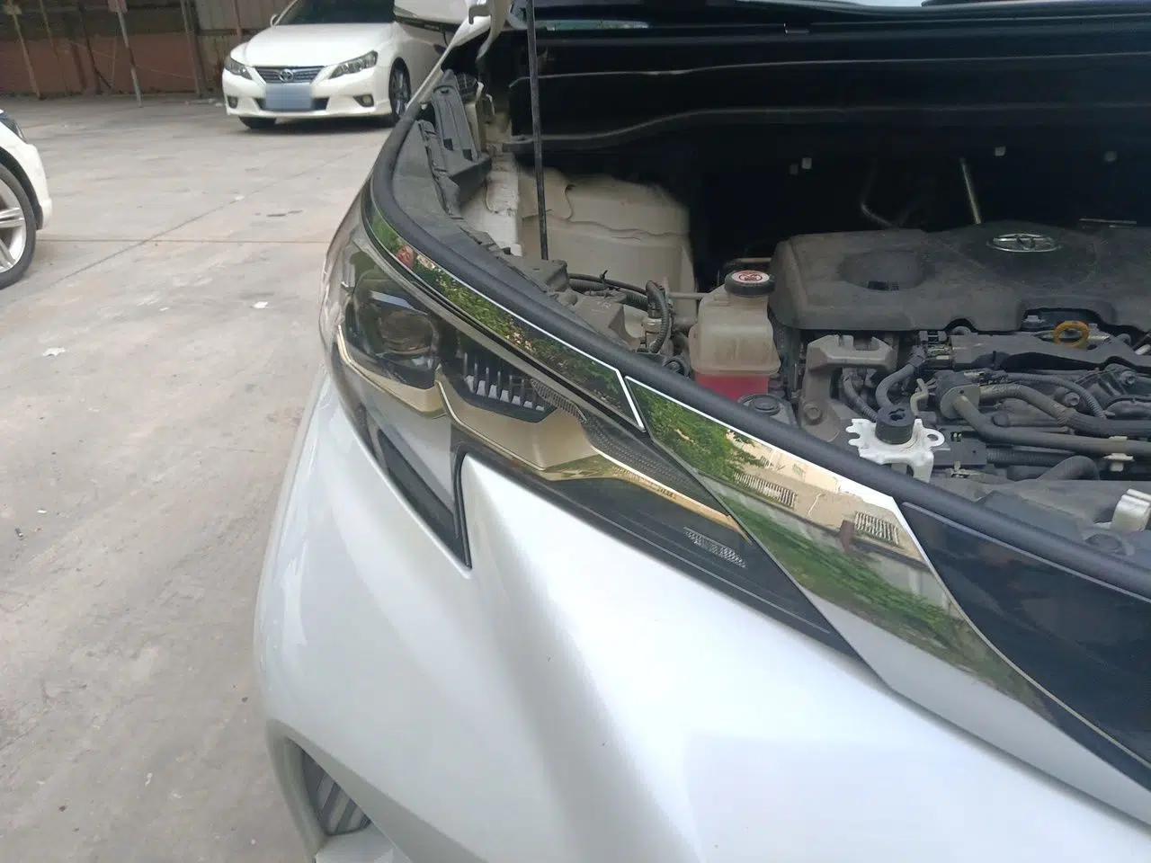 Toyota Granvia 2023 2.5L Hybrid Comfort Edition — миниатюра 7
