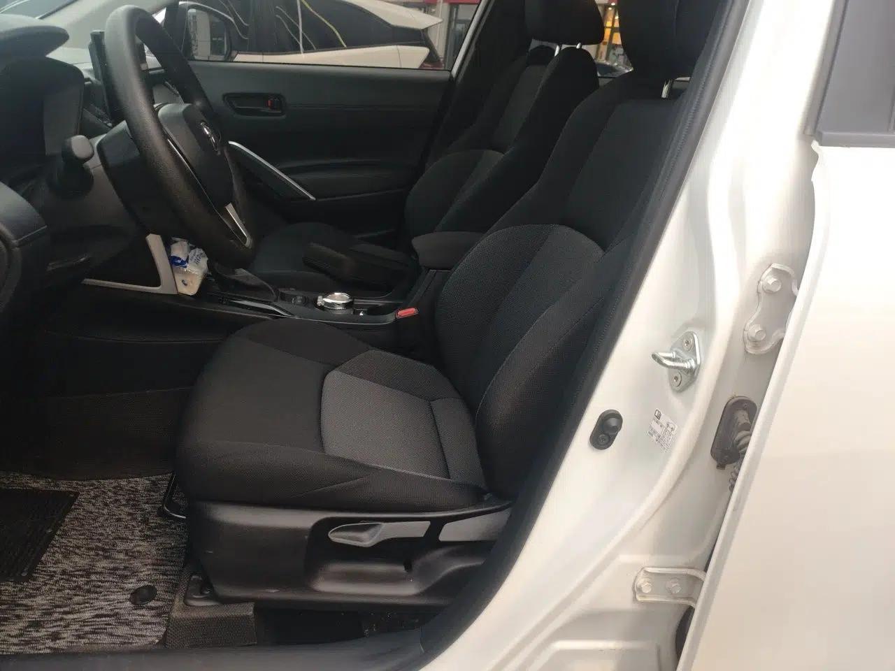Toyota FRONTLANDER 2024 2.0L CVT Elite Edition — миниатюра 15