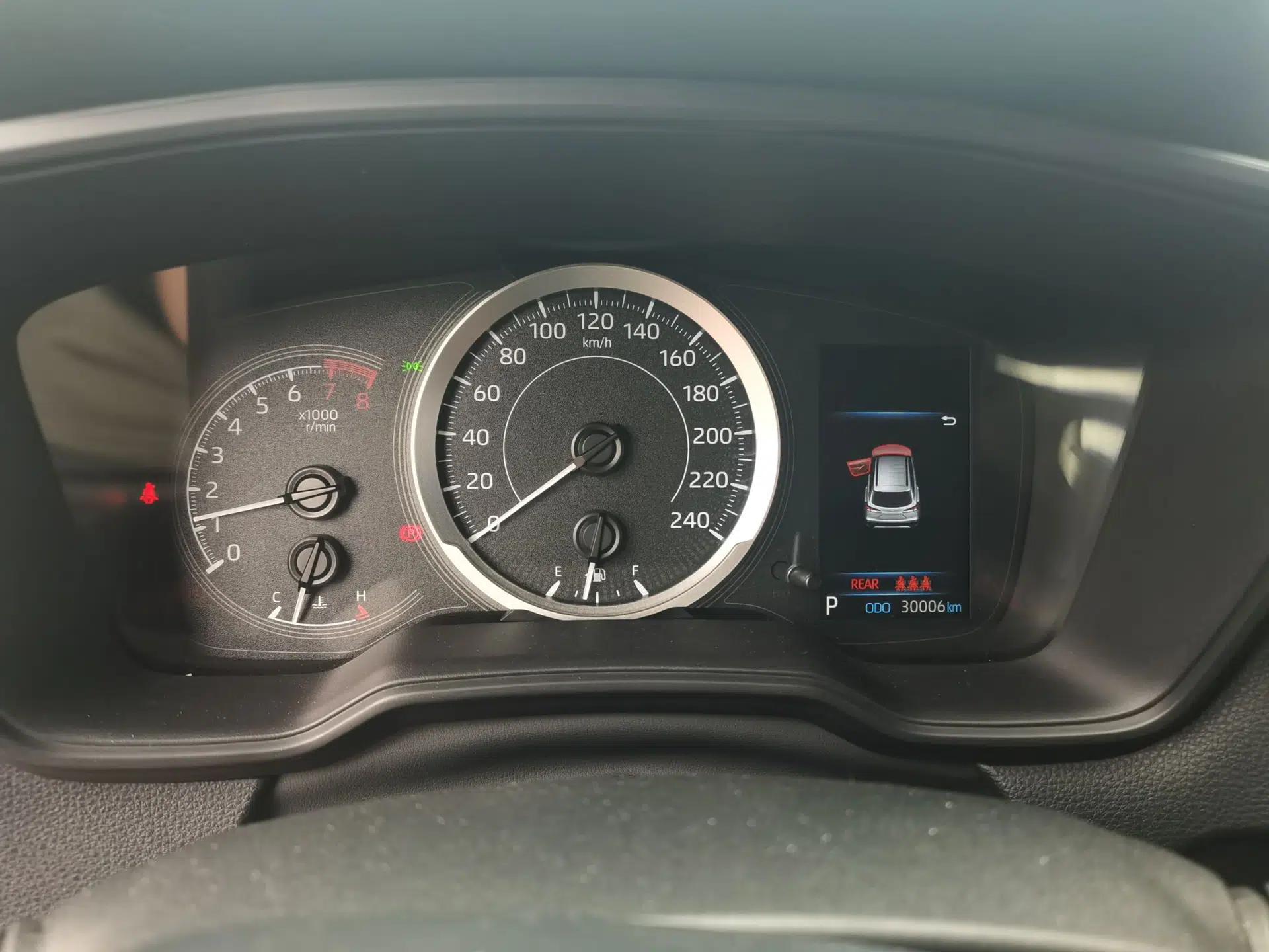Toyota FRONTLANDER 2022 2.0L CVT Elite Edition — миниатюра 11