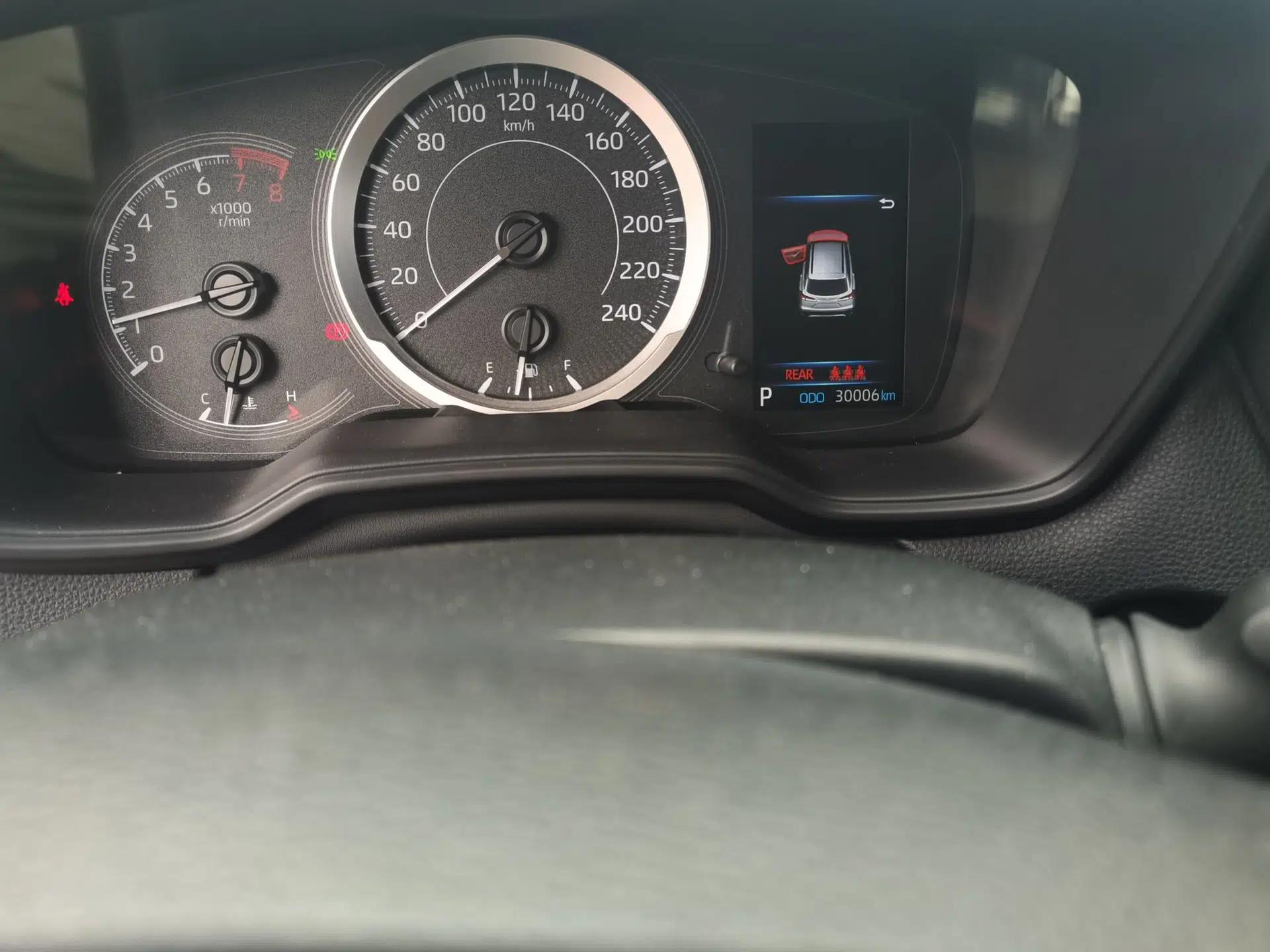 Toyota FRONTLANDER 2022 2.0L CVT Elite Edition — миниатюра 12
