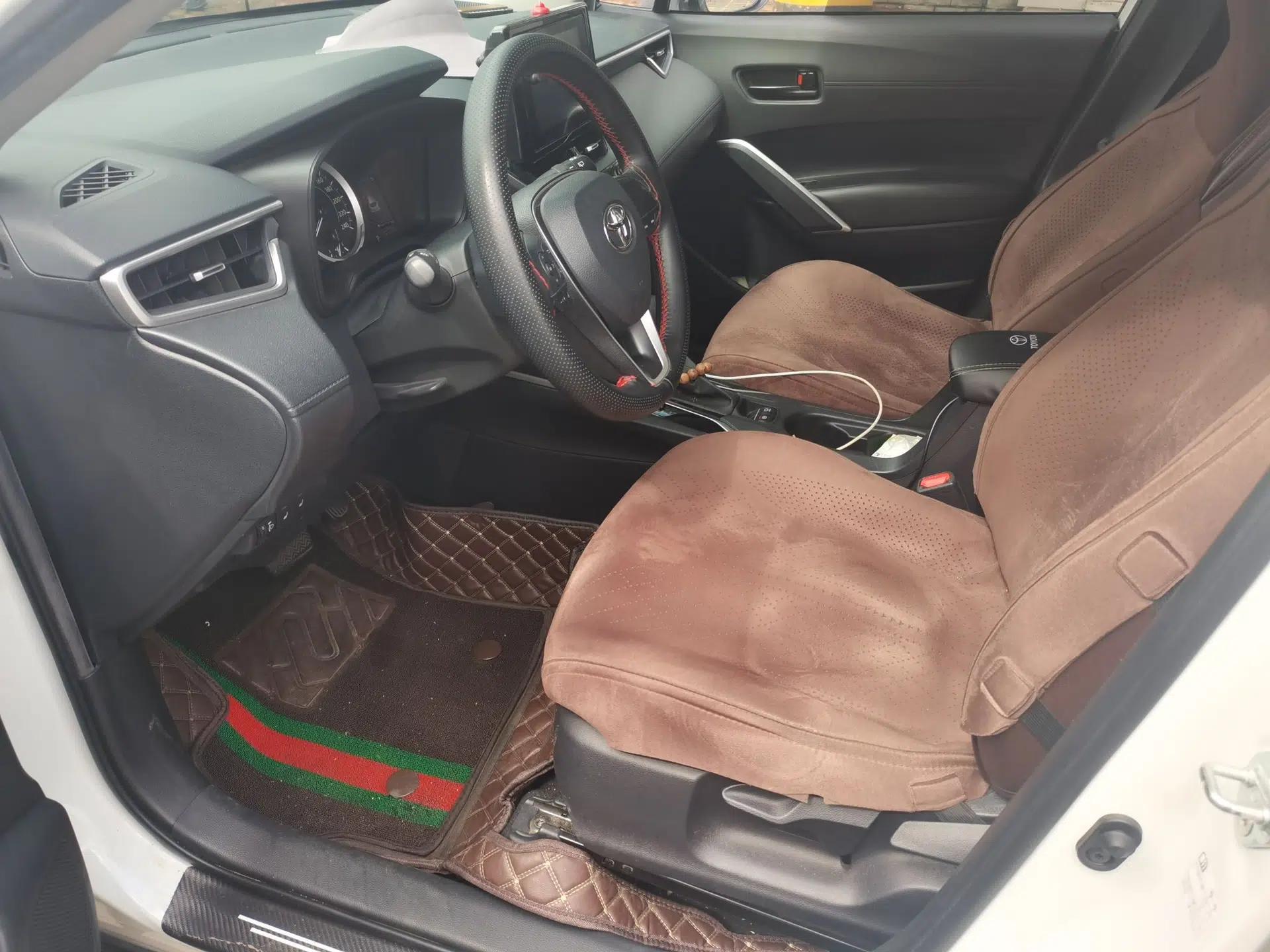 Toyota FRONTLANDER 2022 2.0L CVT Elite Edition — миниатюра 16
