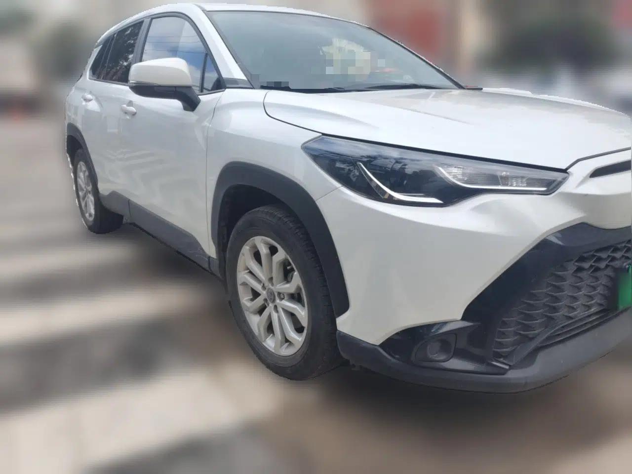 Toyota FRONTLANDER 2022 2.0L CVT Elite Edition — миниатюра 3