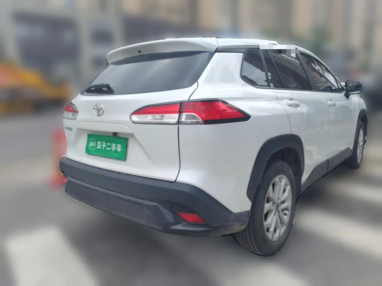 Toyota FRONTLANDER 2022 2.0L CVT Elite Edition — миниатюра 6