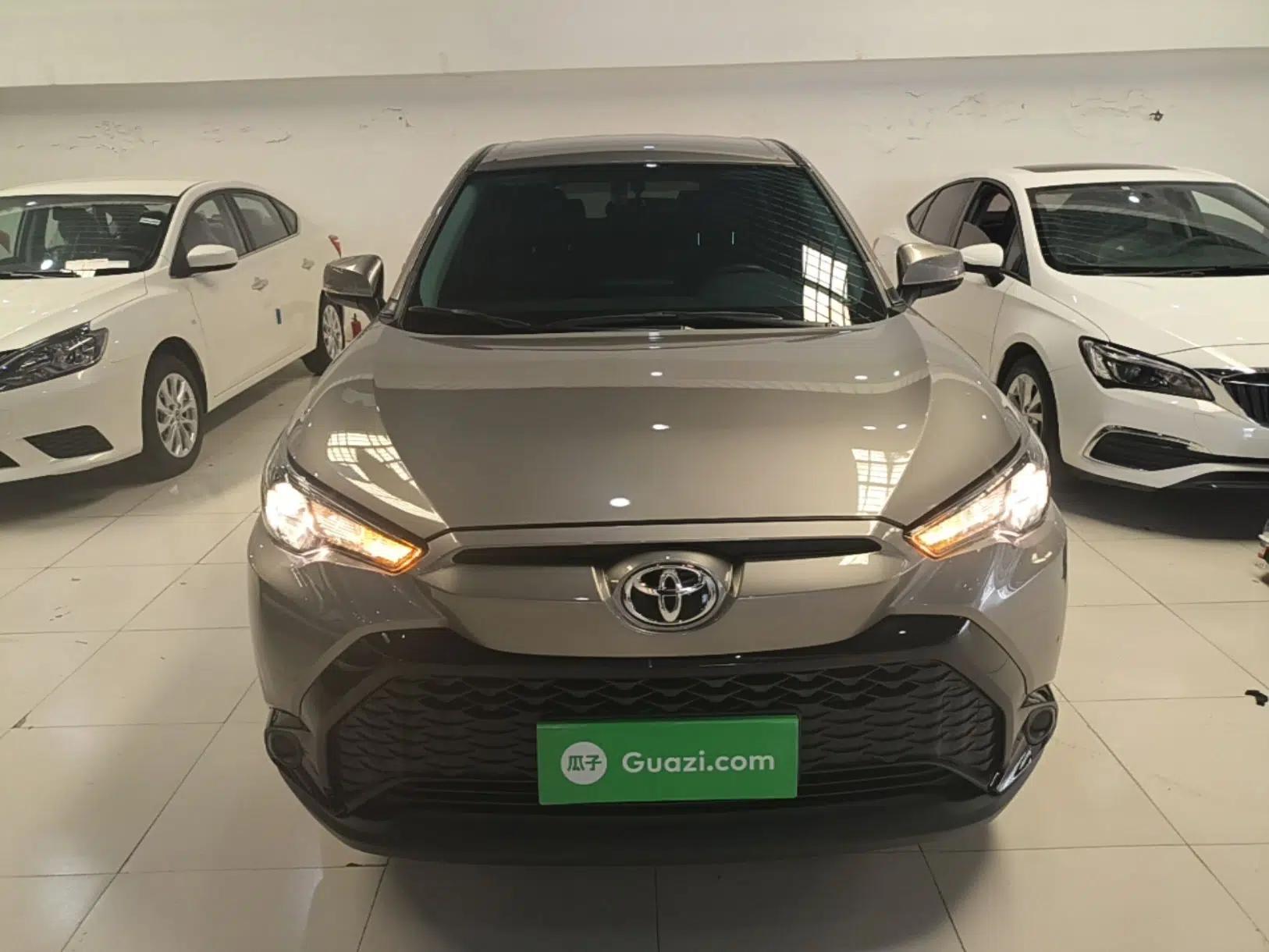Toyota FRONTLANDER 2024 2.0L CVT Elite Plus Edition — миниатюра 2
