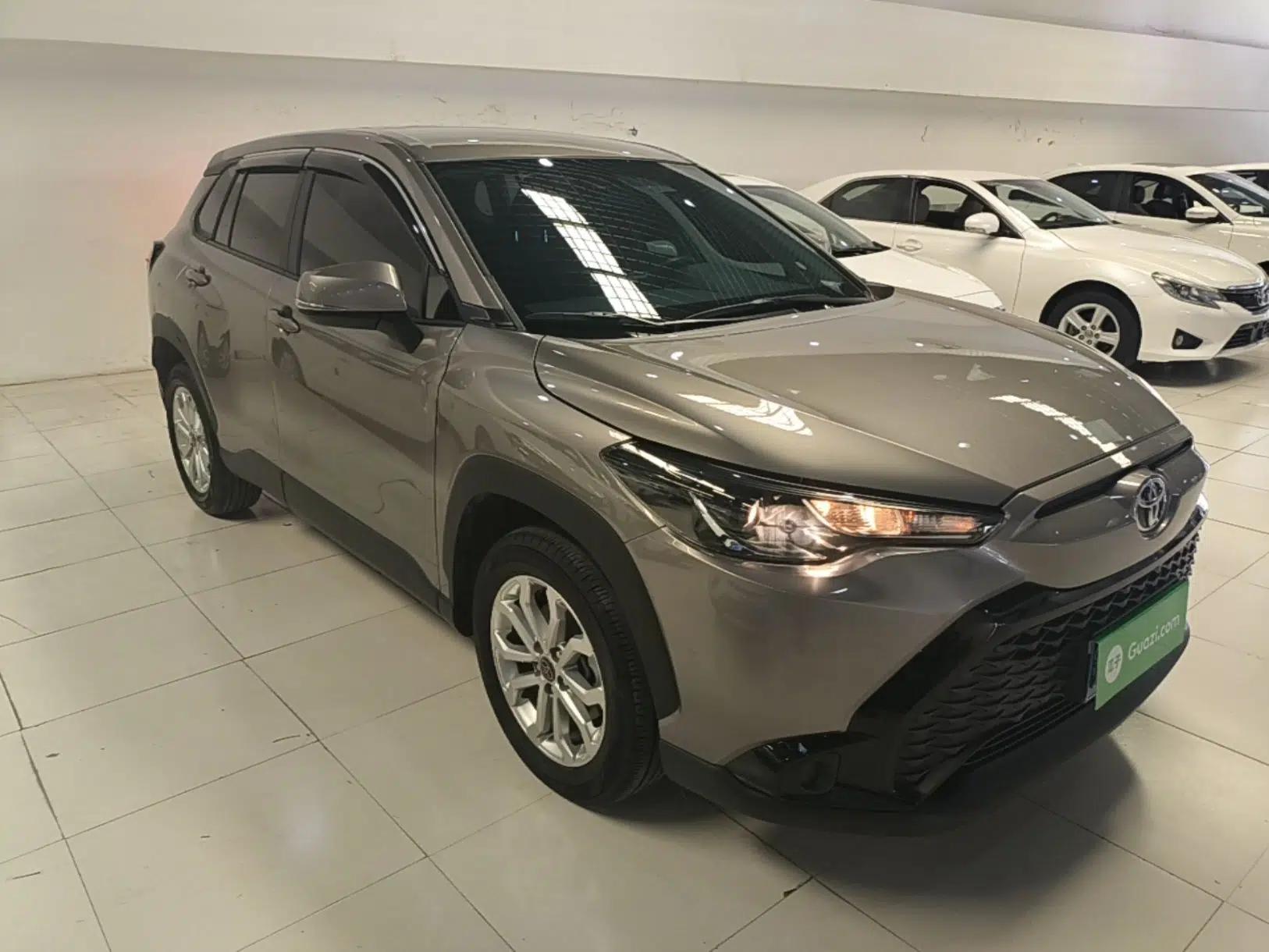 Toyota FRONTLANDER 2024 2.0L CVT Elite Plus Edition — миниатюра 3