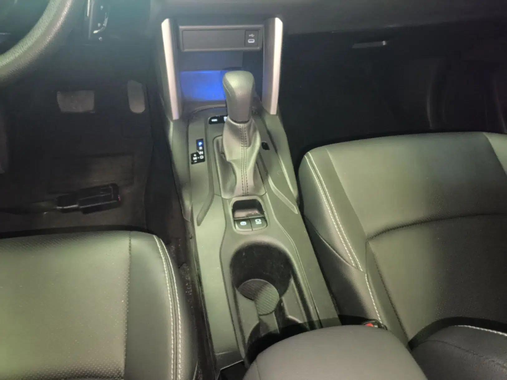 Toyota FRONTLANDER 2024 2.0L CVT Elite Plus Edition — миниатюра 21