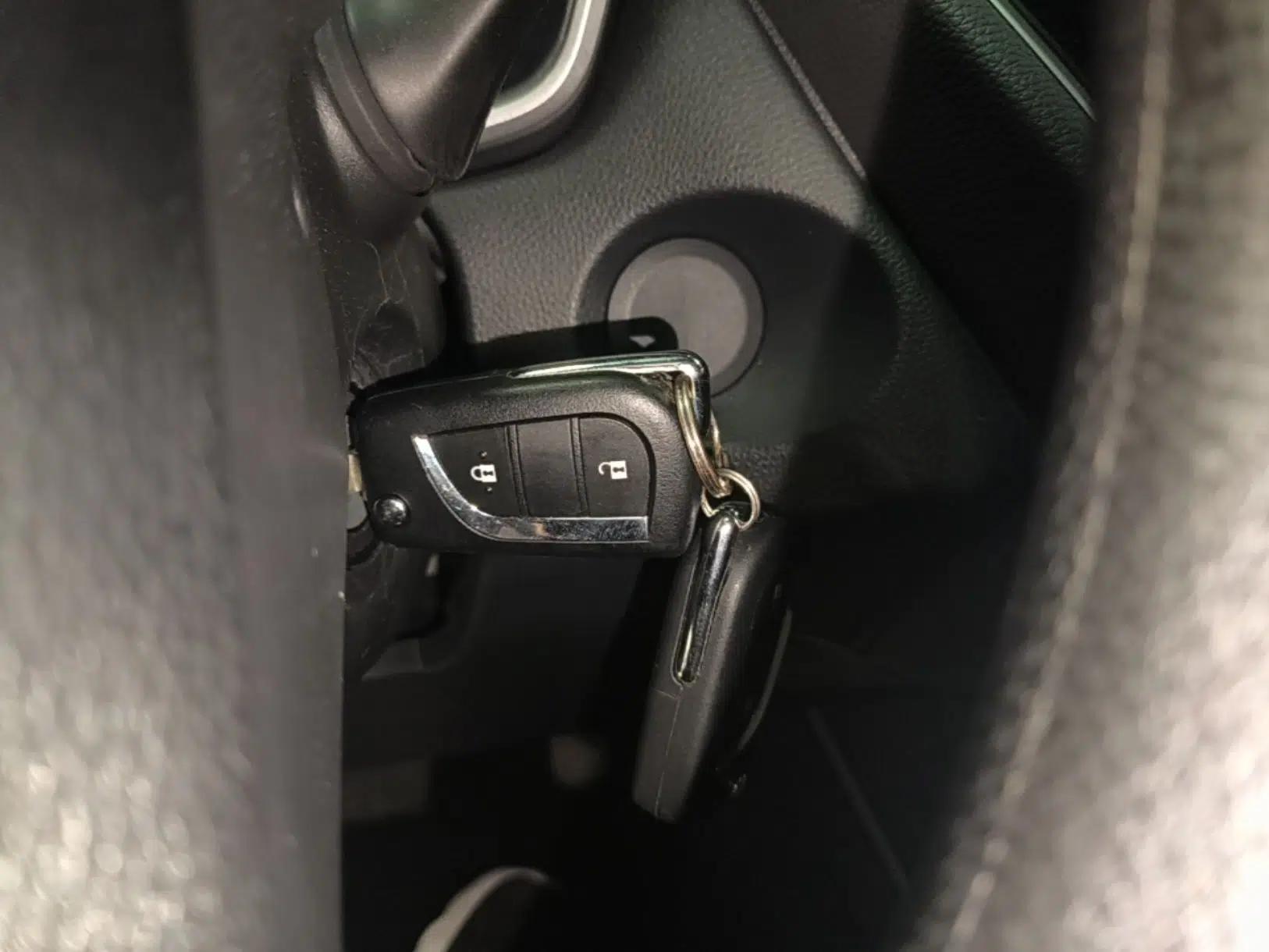 Toyota FRONTLANDER 2024 2.0L CVT Elite Plus Edition — миниатюра 28