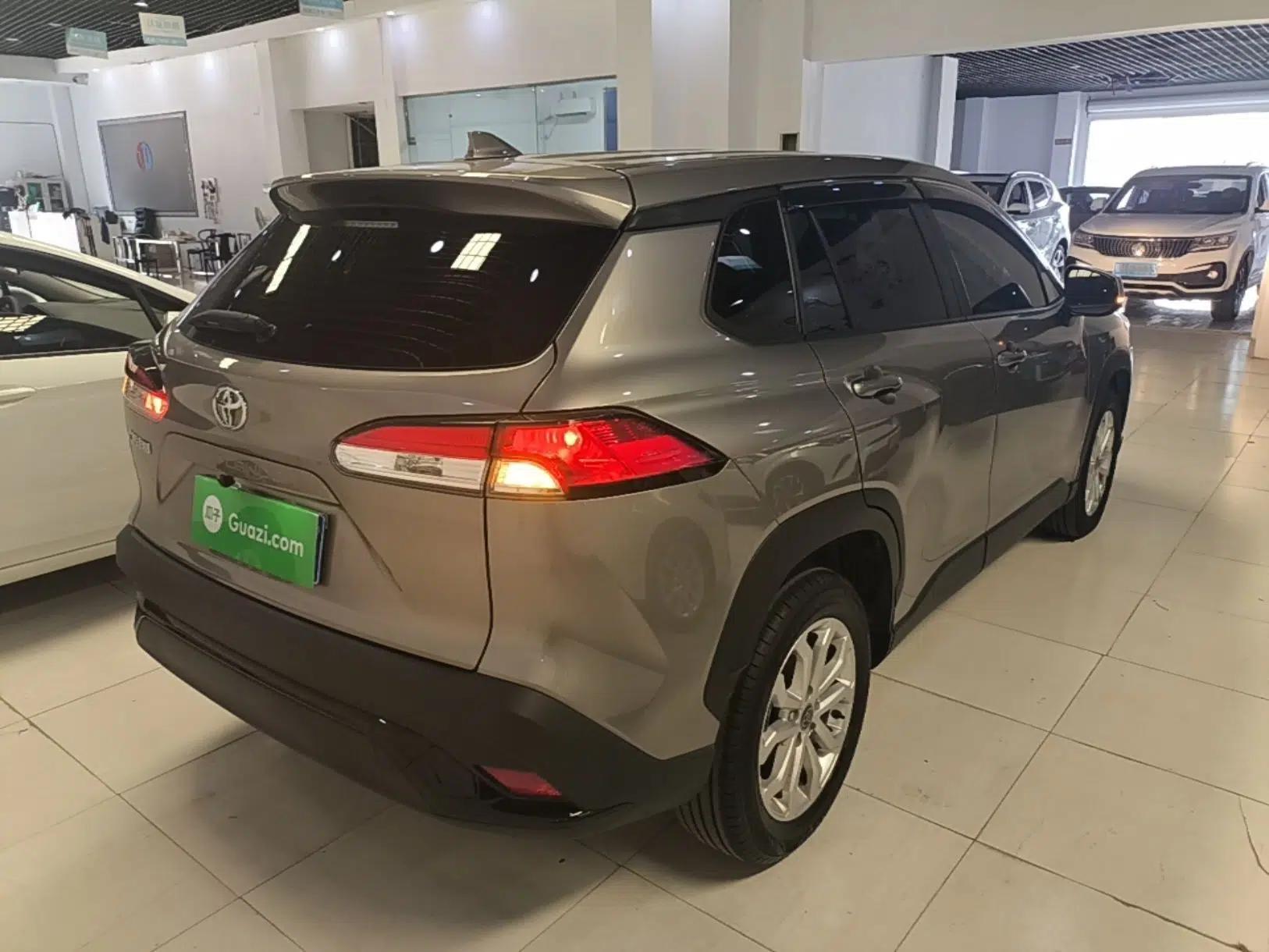 Toyota FRONTLANDER 2024 2.0L CVT Elite Plus Edition — миниатюра 6