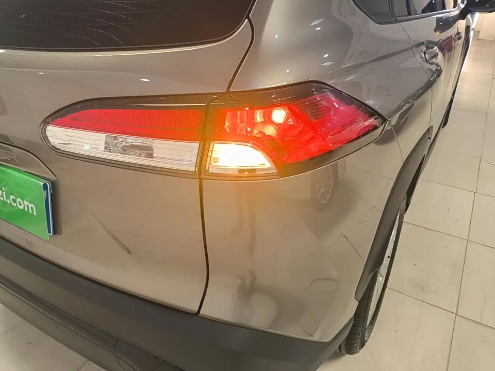 Toyota FRONTLANDER 2024 2.0L CVT Elite Plus Edition — миниатюра 9