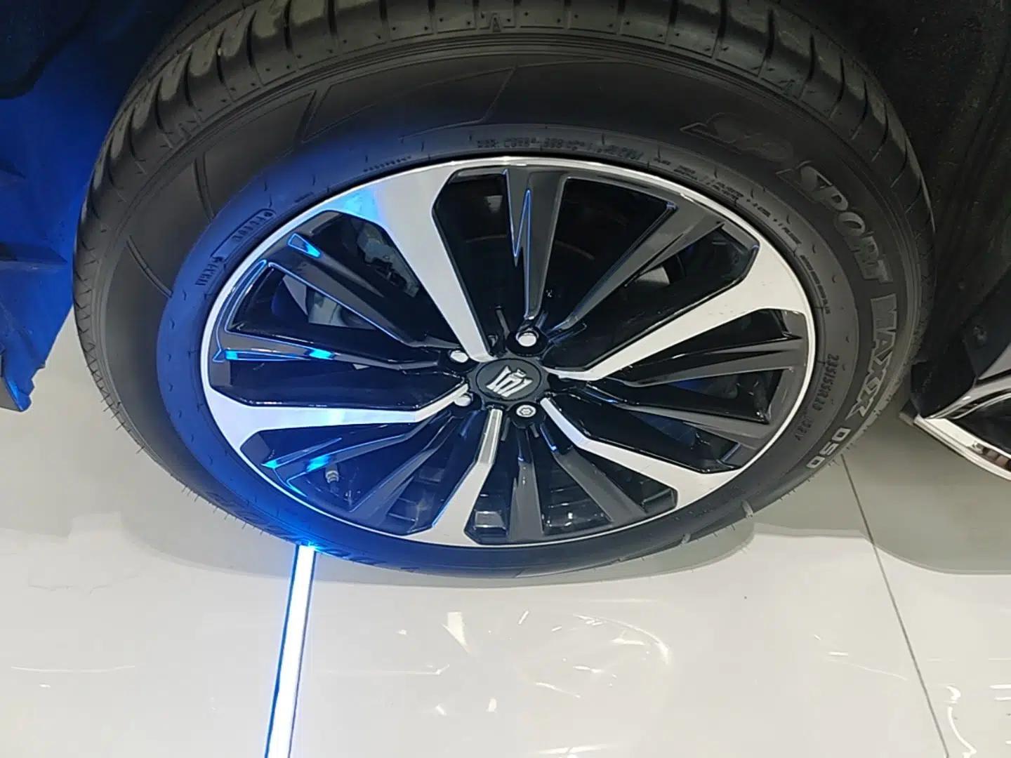 Toyota Crown Kluger 2023 2.5L HEV Four-Wheel Drive Luxury Edition — миниатюра 11