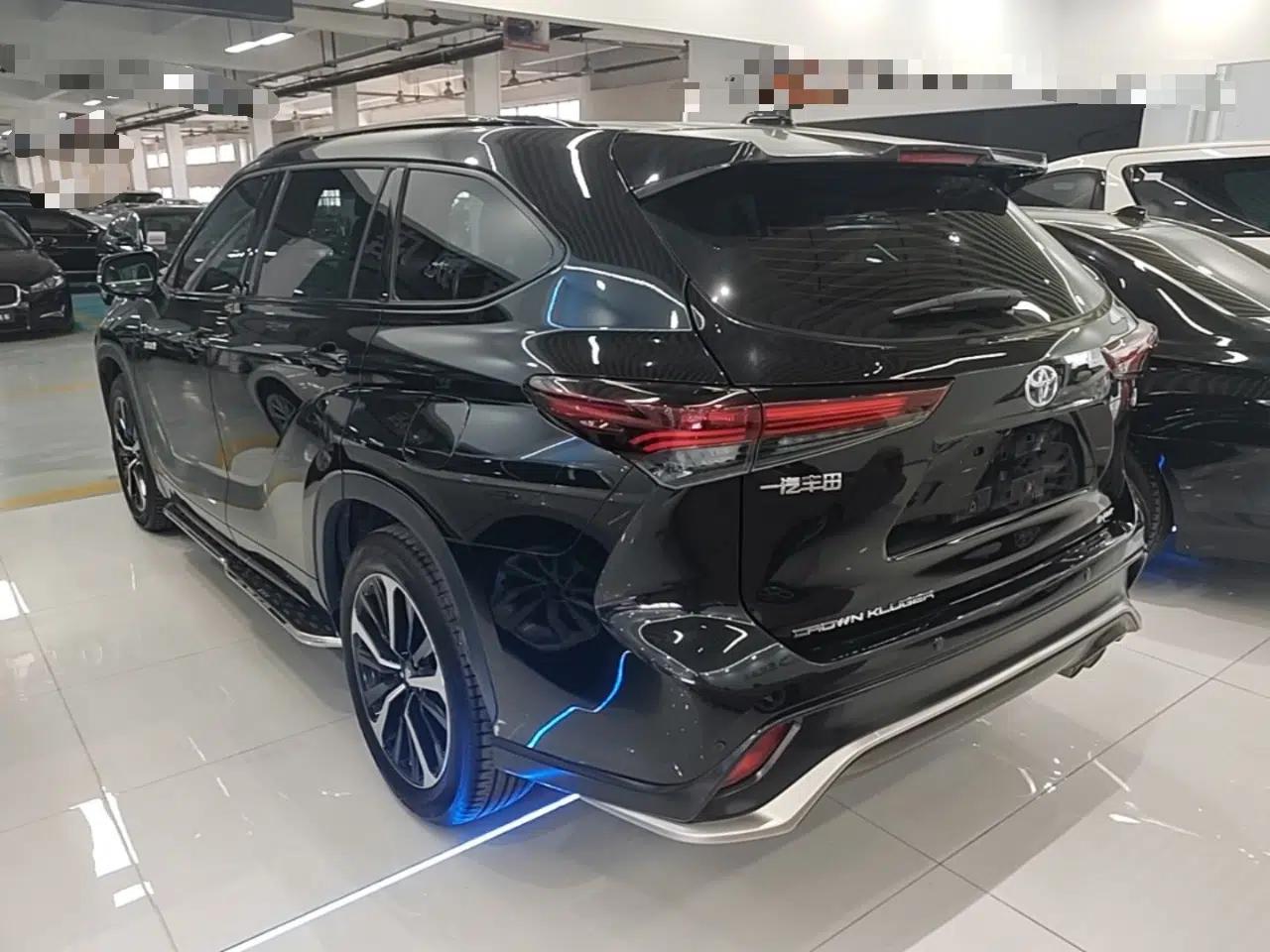 Toyota Crown Kluger 2023 2.5L HEV Four-Wheel Drive Luxury Edition — миниатюра 13