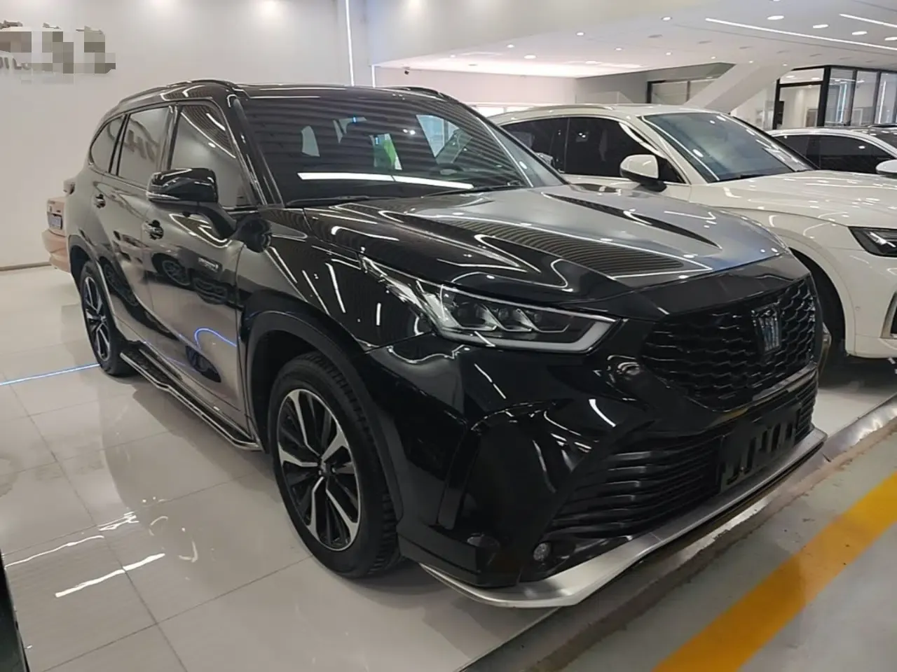 Toyota Crown Kluger 2023 2.5L HEV Four-Wheel Drive Luxury Edition — миниатюра 3