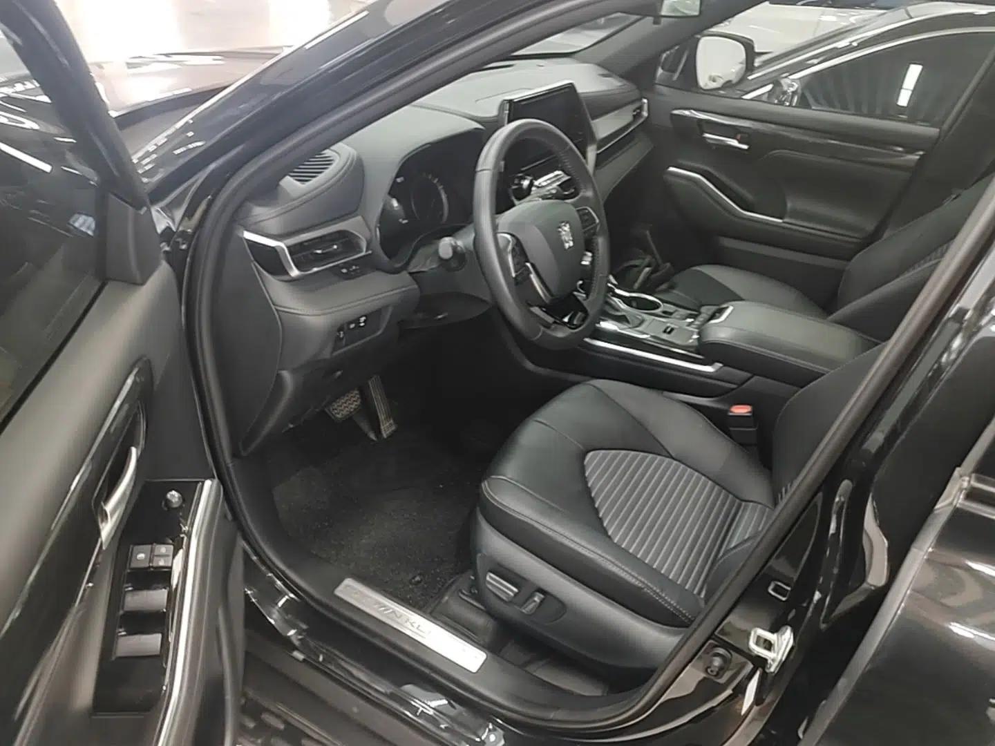 Toyota Crown Kluger 2023 2.5L HEV Four-Wheel Drive Luxury Edition — миниатюра 23
