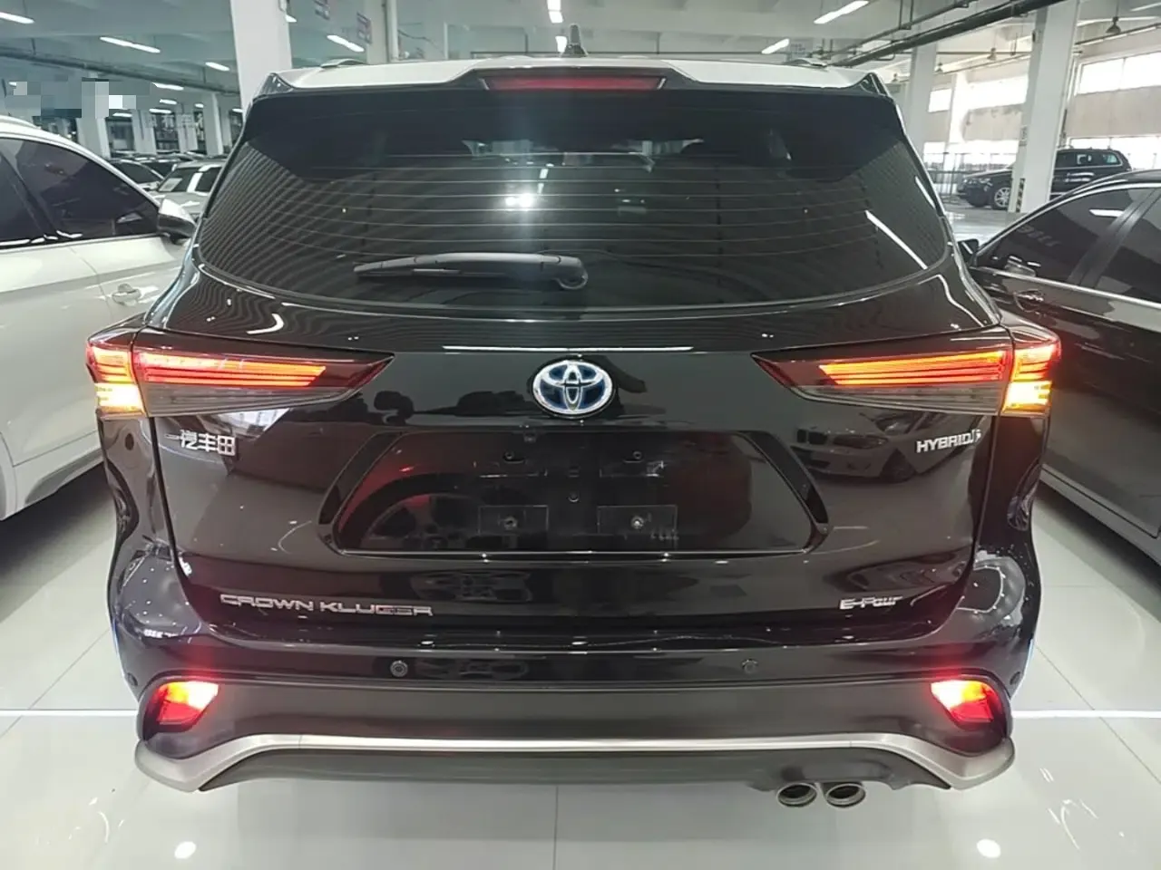 Toyota Crown Kluger 2023 2.5L HEV Four-Wheel Drive Luxury Edition — миниатюра 5