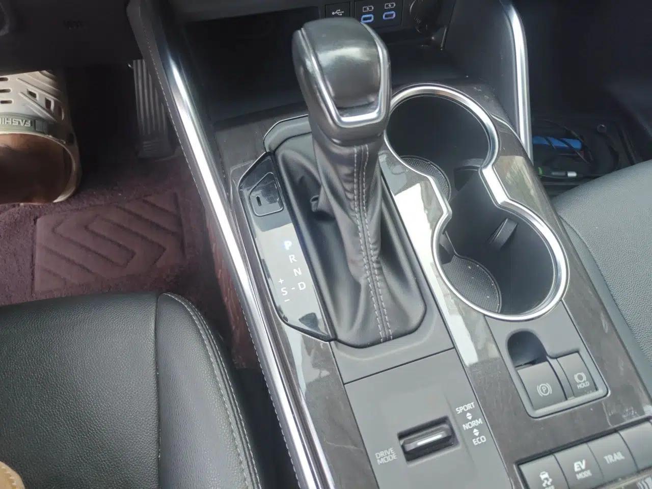 Toyota Crown Kluger 2021 2.5L HEV Four-Wheel Drive Premium Edition — миниатюра 14