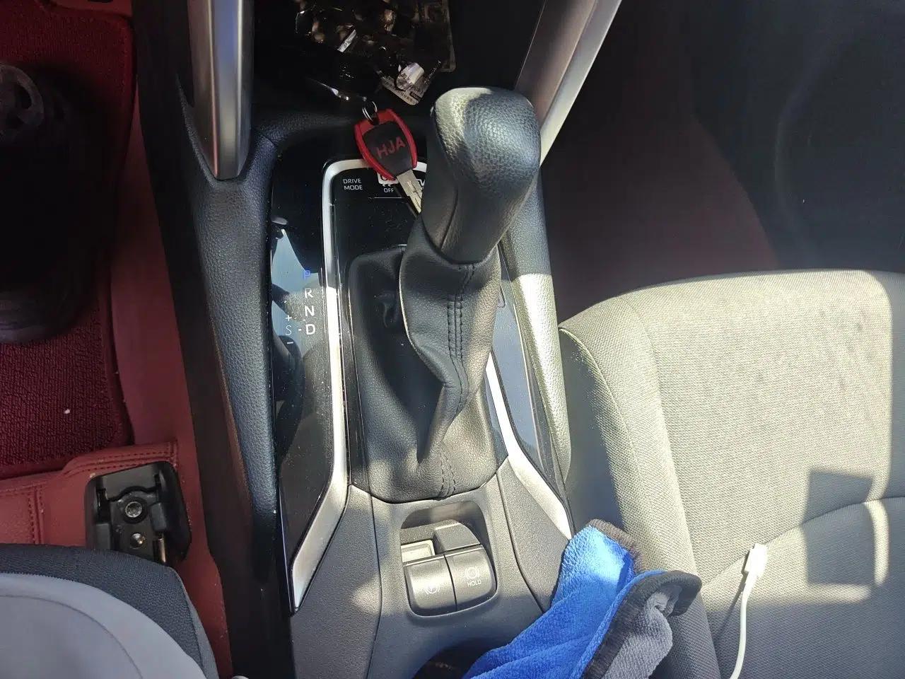 Toyota Corolla Cross 2024 2.0L Smart Electric Hybrid Dual-Engine Pioneer Edition — миниатюра 14