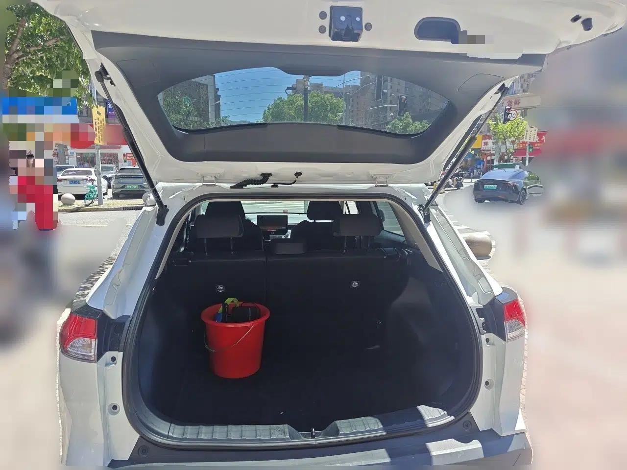 Toyota Corolla Cross 2024 2.0L Smart Electric Hybrid Dual-Engine Pioneer Edition — миниатюра 19