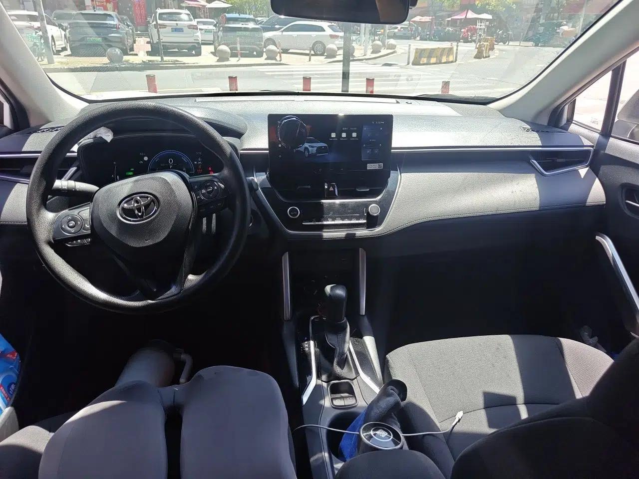 Toyota Corolla Cross 2024 2.0L Smart Electric Hybrid Dual-Engine Pioneer Edition — миниатюра 9