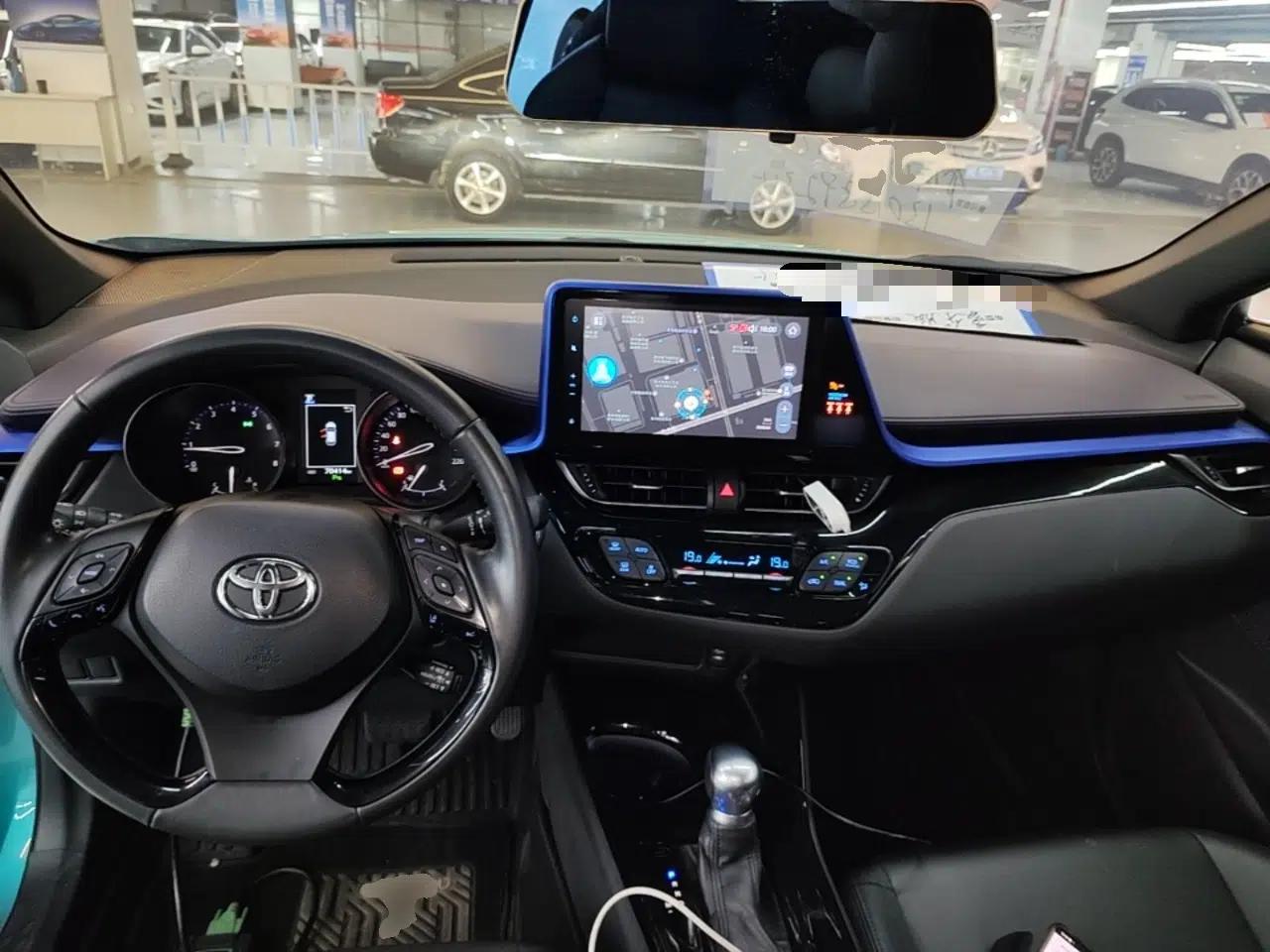 Toyota C-HR 2020 2.0L Luxury Edition — миниатюра 12