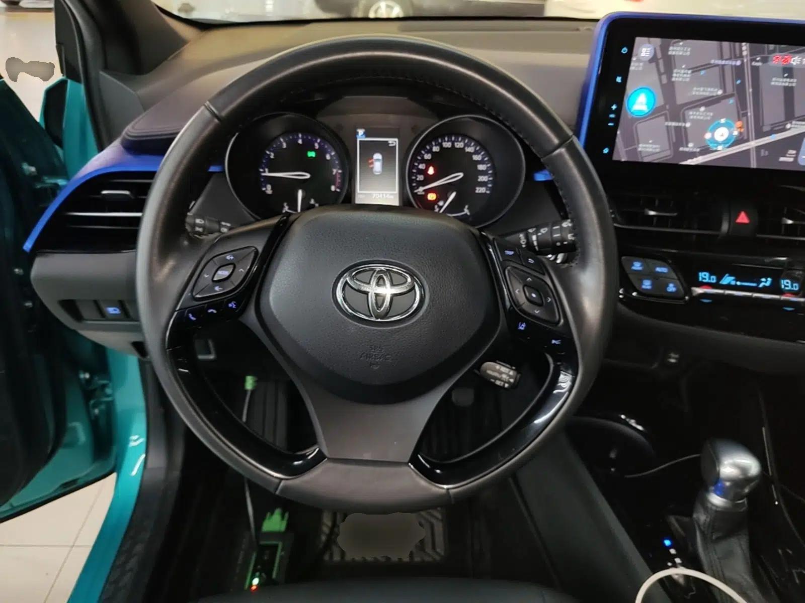 Toyota C-HR 2020 2.0L Luxury Edition — миниатюра 13