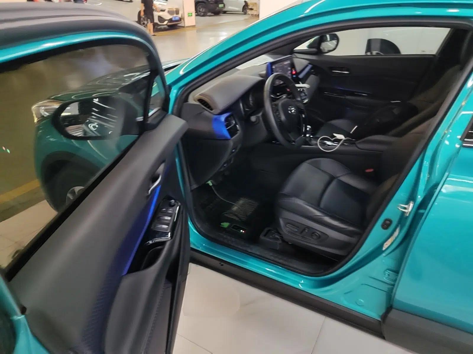 Toyota C-HR 2020 2.0L Luxury Edition — миниатюра 18