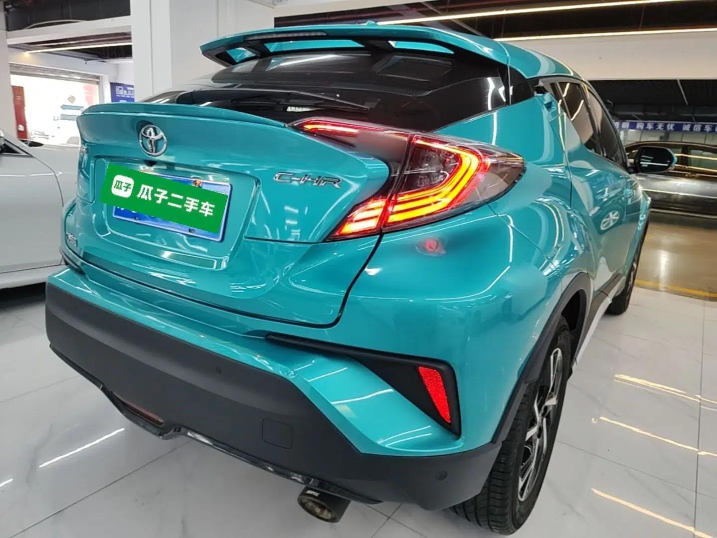 Toyota C-HR 2020 2.0L Luxury Edition — миниатюра 6