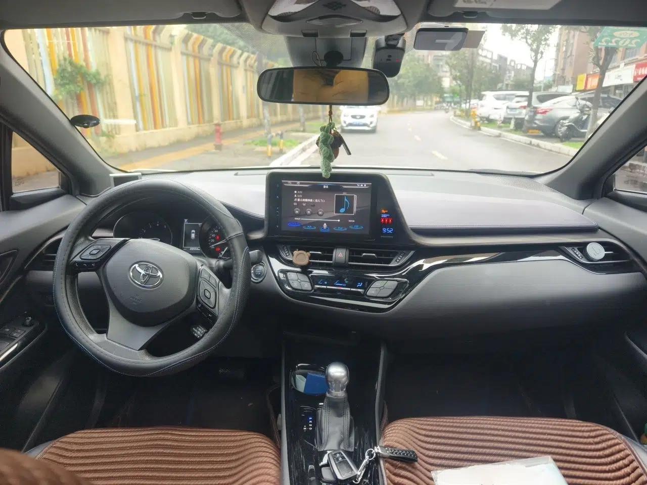 Toyota C-HR 2020 2.0L Leading Edition — миниатюра 9
