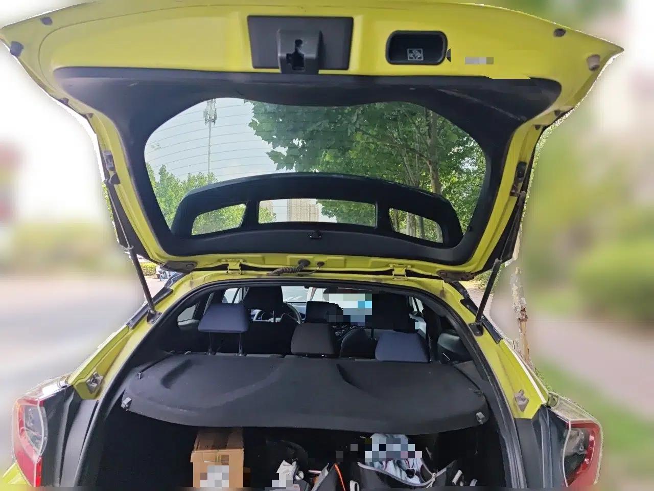 Toyota C-HR 2018 2.0L Luxury Sunroof Version China VI Standard — миниатюра 19