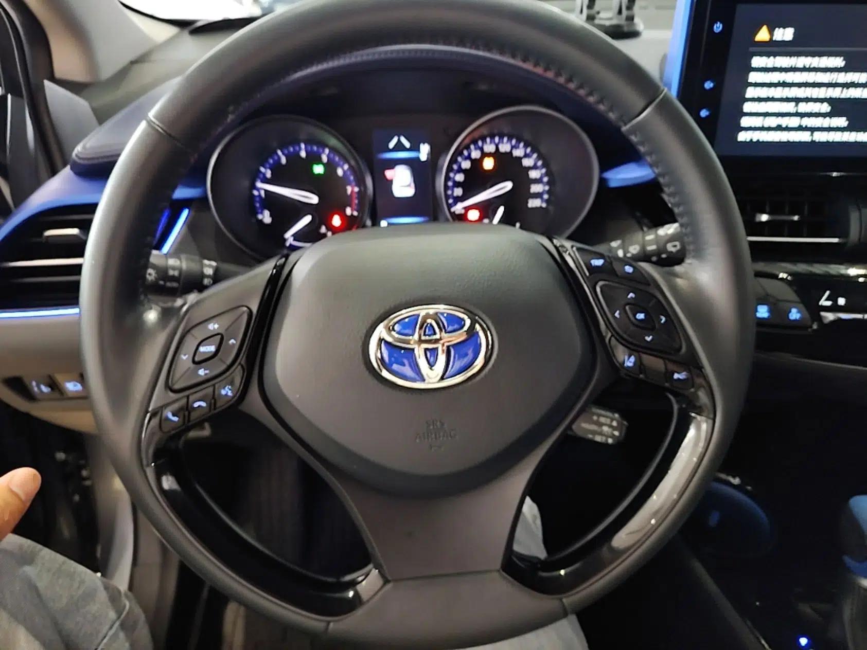 Toyota C-HR 2021 2.0L Luxury Edition — миниатюра 13