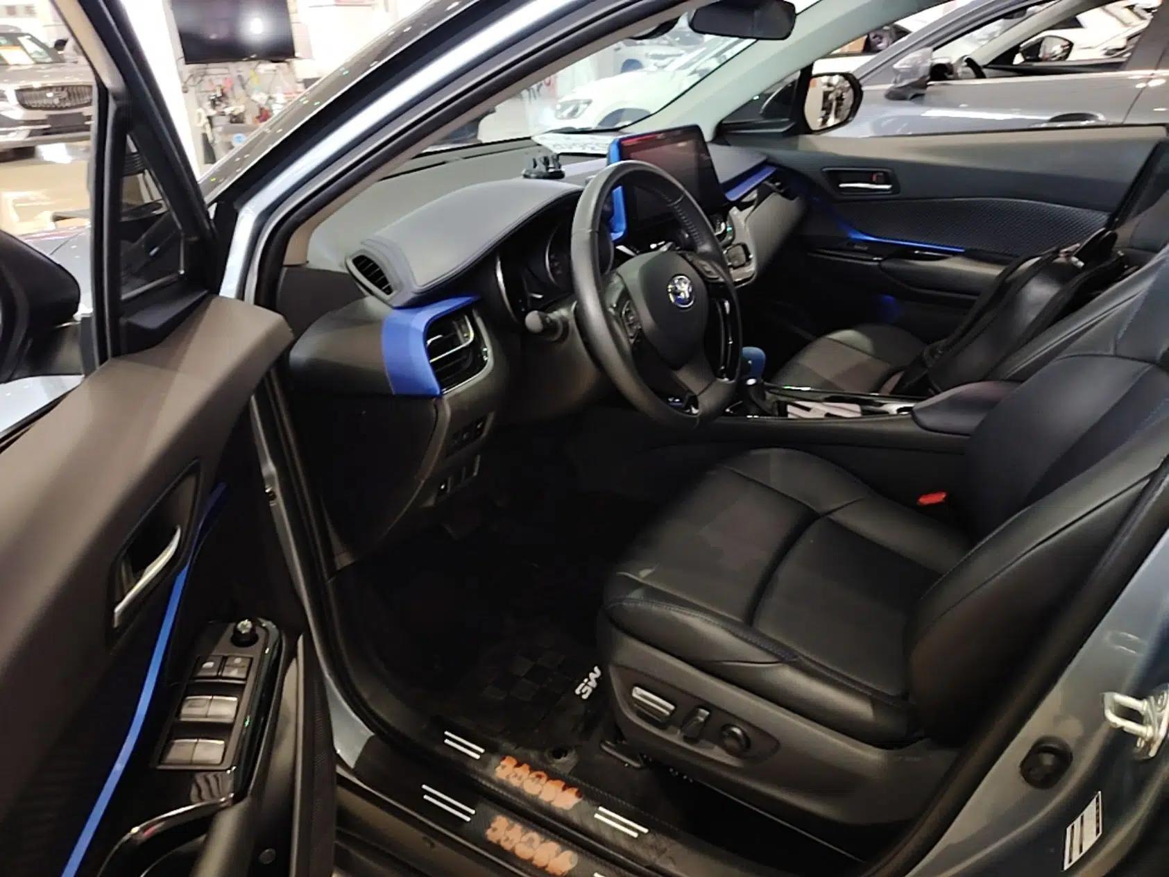 Toyota C-HR 2021 2.0L Luxury Edition — миниатюра 18