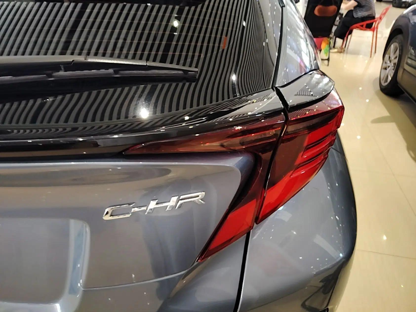 Toyota C-HR 2021 2.0L Luxury Edition — миниатюра 9