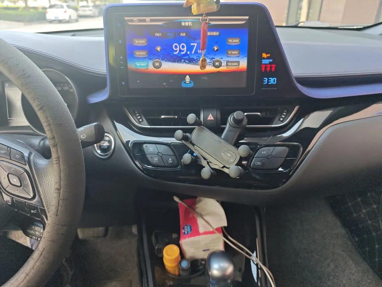 Toyota C-HR 2018 2.0L Leading Edition China VI — миниатюра 13
