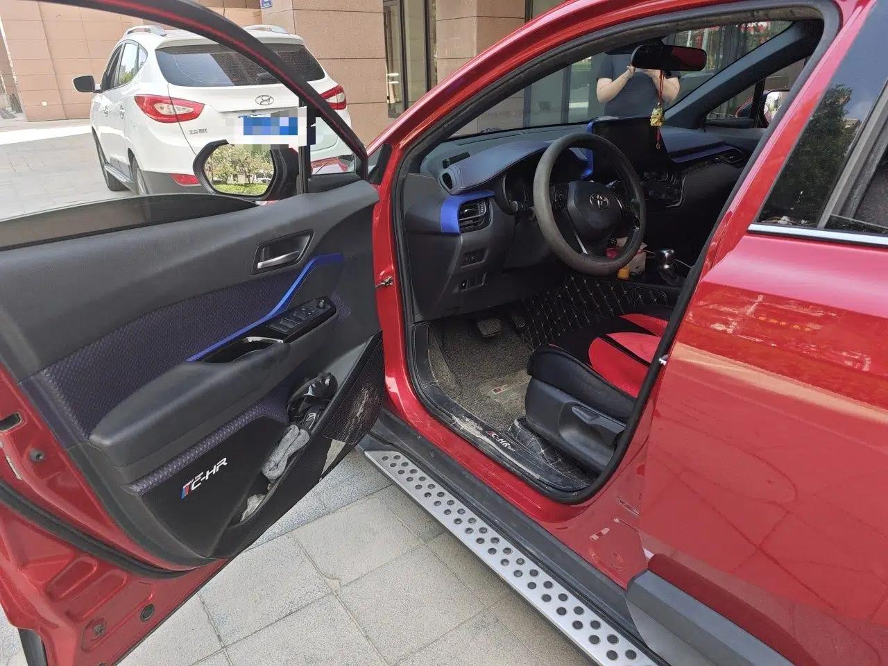 Toyota C-HR 2018 2.0L Leading Edition China VI — миниатюра 16