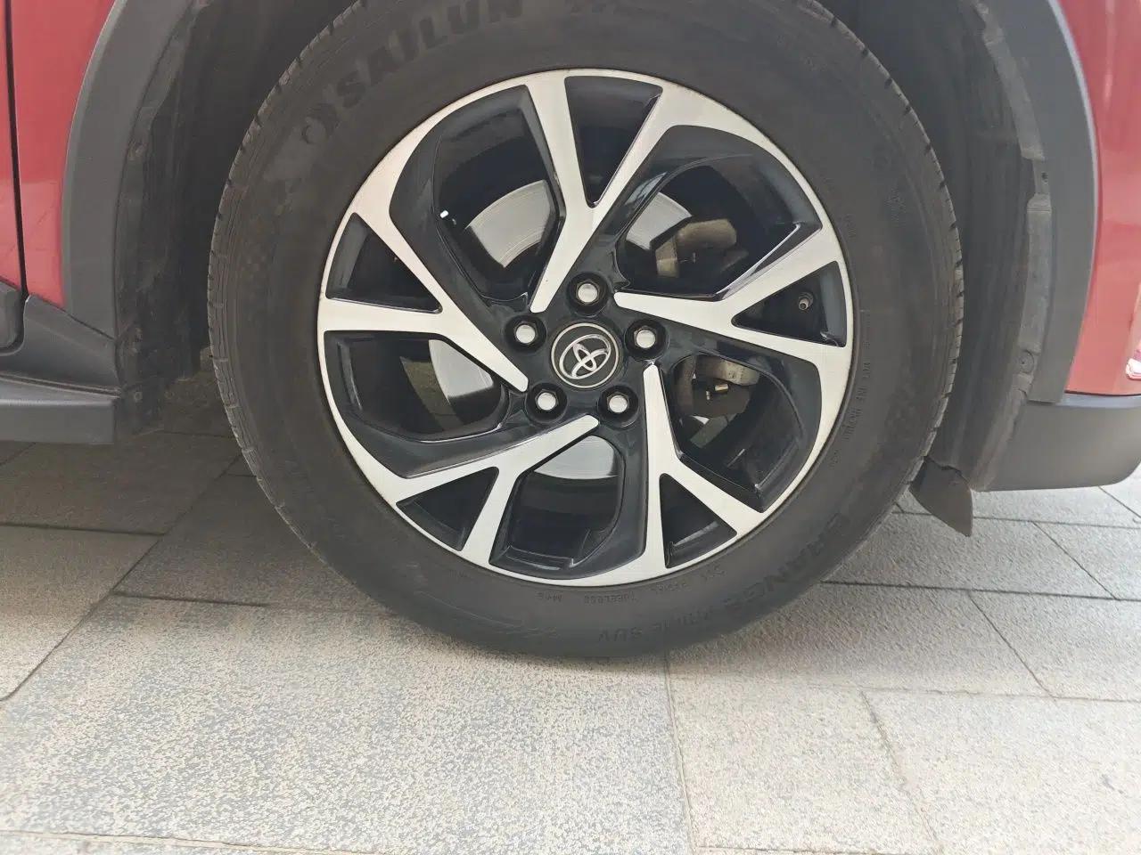 Toyota C-HR 2018 2.0L Leading Edition China VI — миниатюра 8
