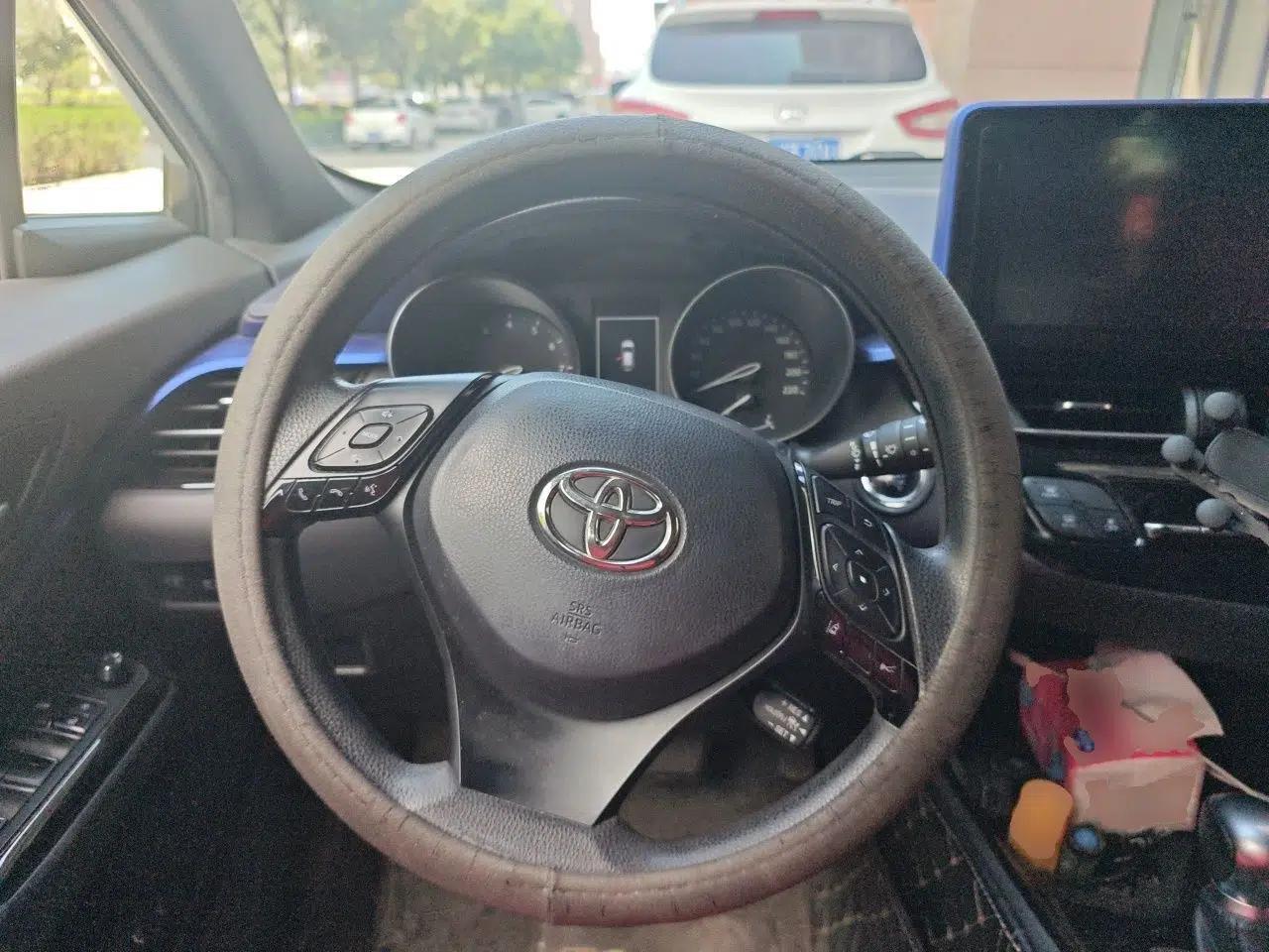 Toyota C-HR 2018 2.0L Leading Edition China VI — миниатюра 10
