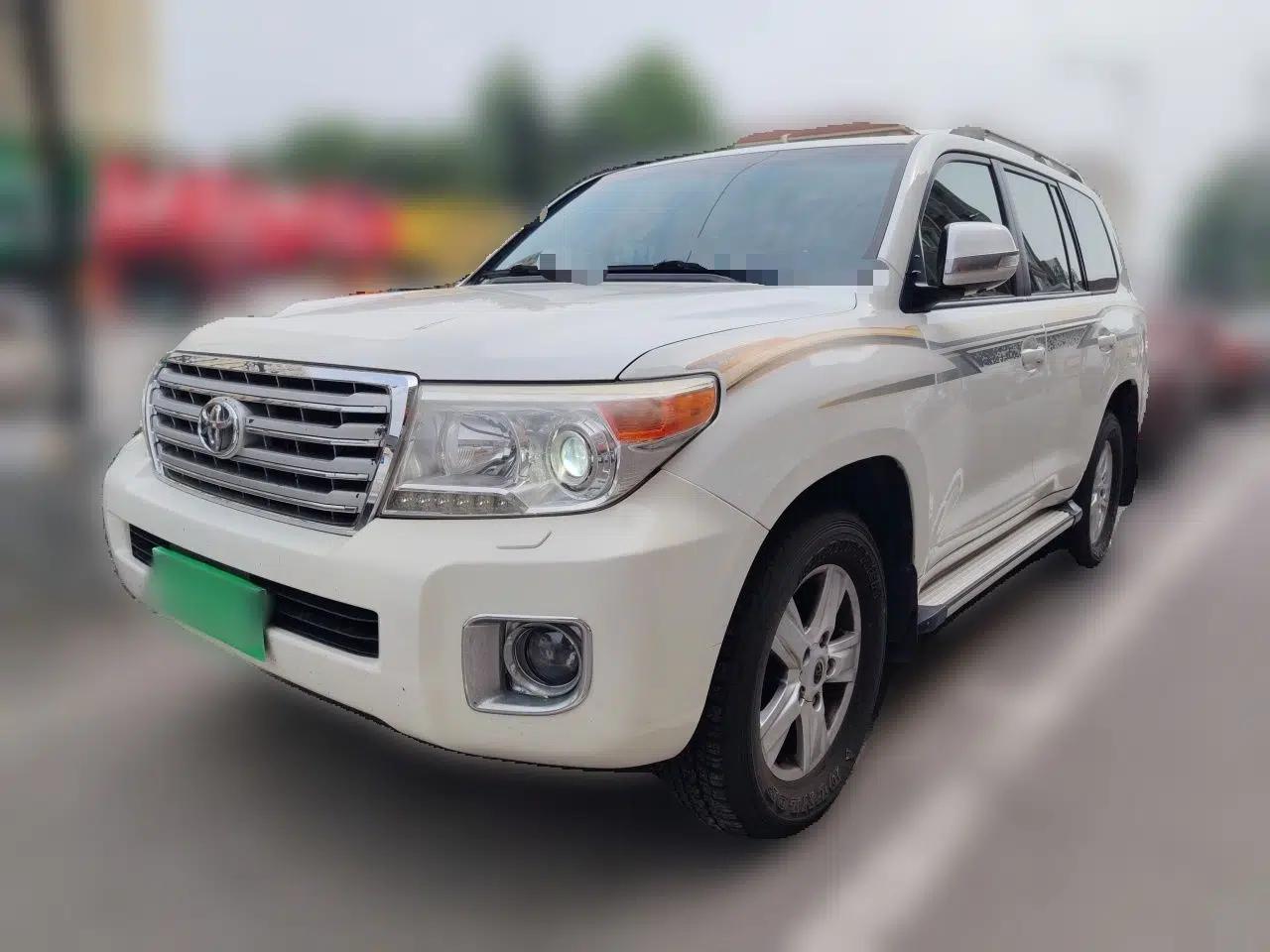 Toyota Land Cruiser Automatic all‑wheel drive, 4.0L, 8 seats, parallel import — миниатюра 1