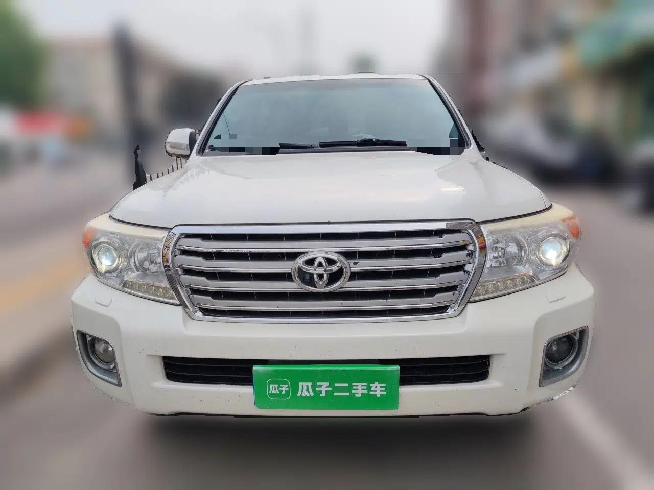 Toyota Land Cruiser Automatic all‑wheel drive, 4.0L, 8 seats, parallel import — миниатюра 2